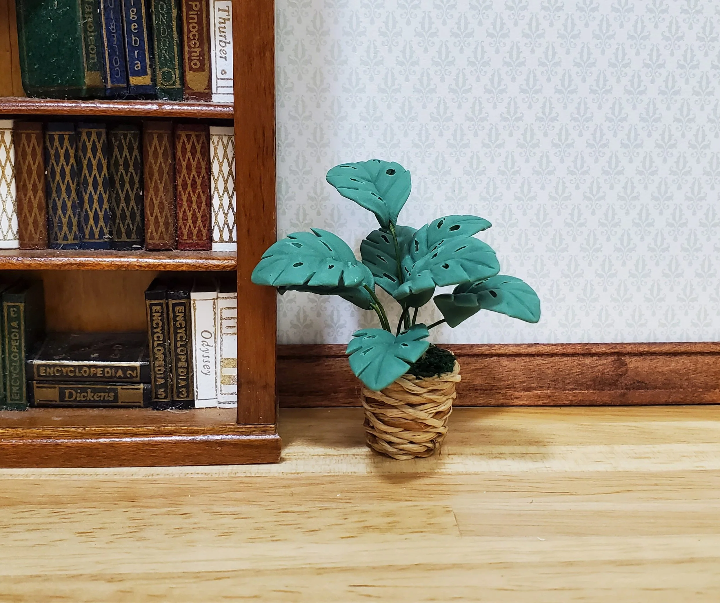 Dollhouse Palm Plant in Woven Basket Planter 1:12 Scale Miniature - Image 2