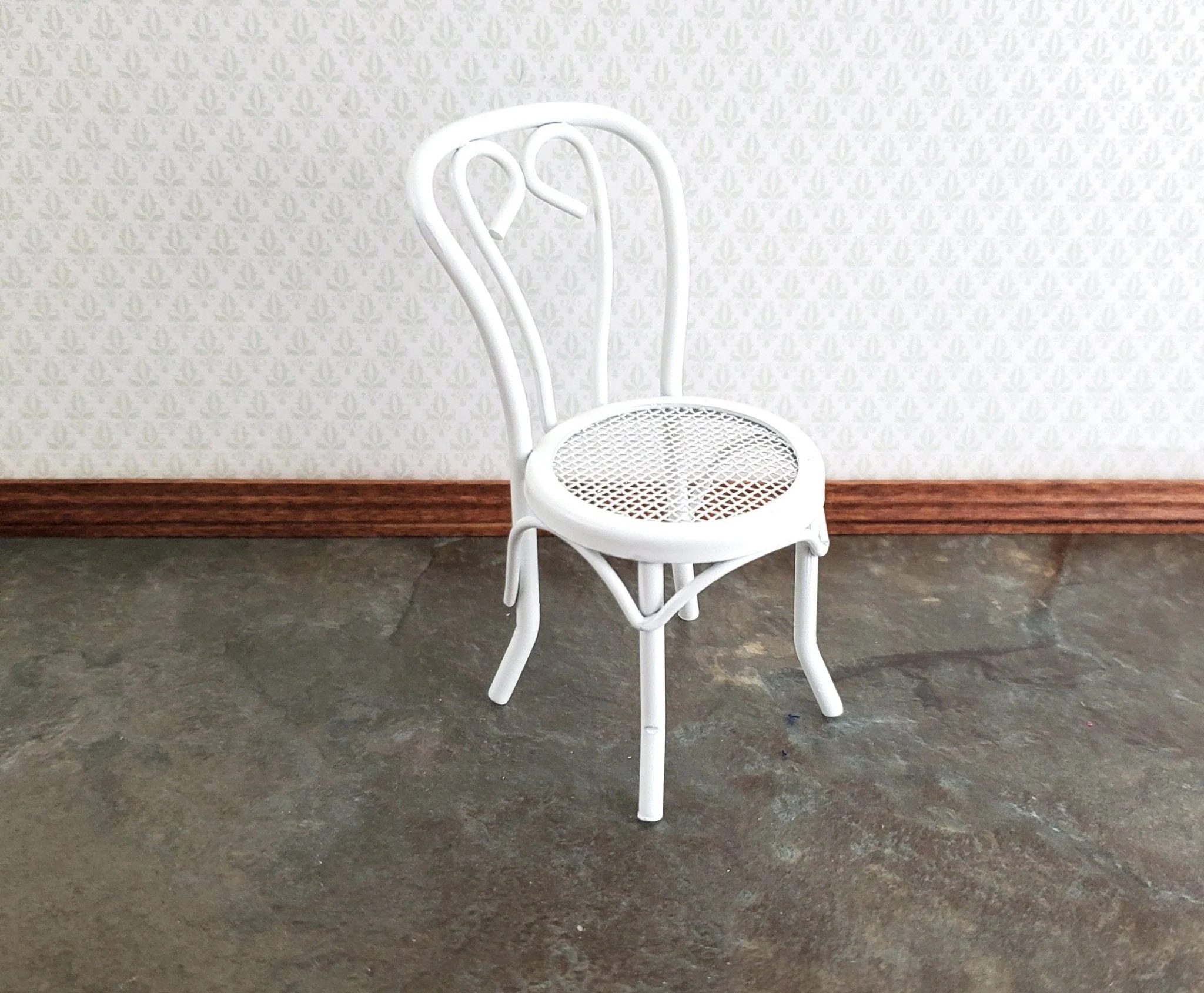 Dollhouse Patio Chair White Metal 1:12 Scale Fairy Garden Soda Fountain