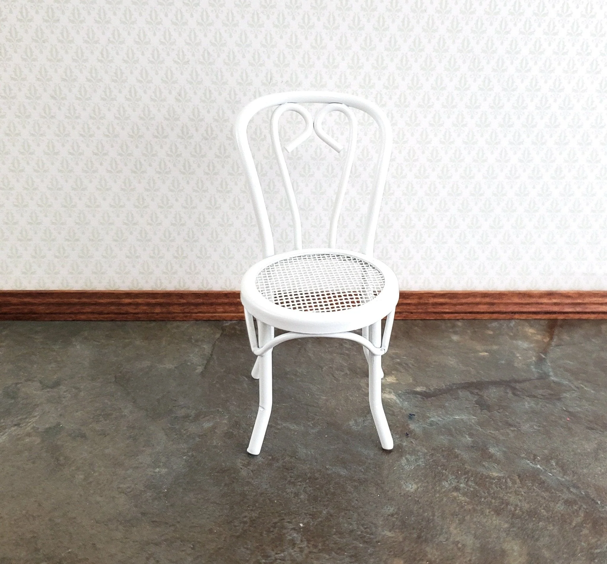 Dollhouse Patio Chair White Metal 1:12 Scale Fairy Garden Soda Fountain - Image 2