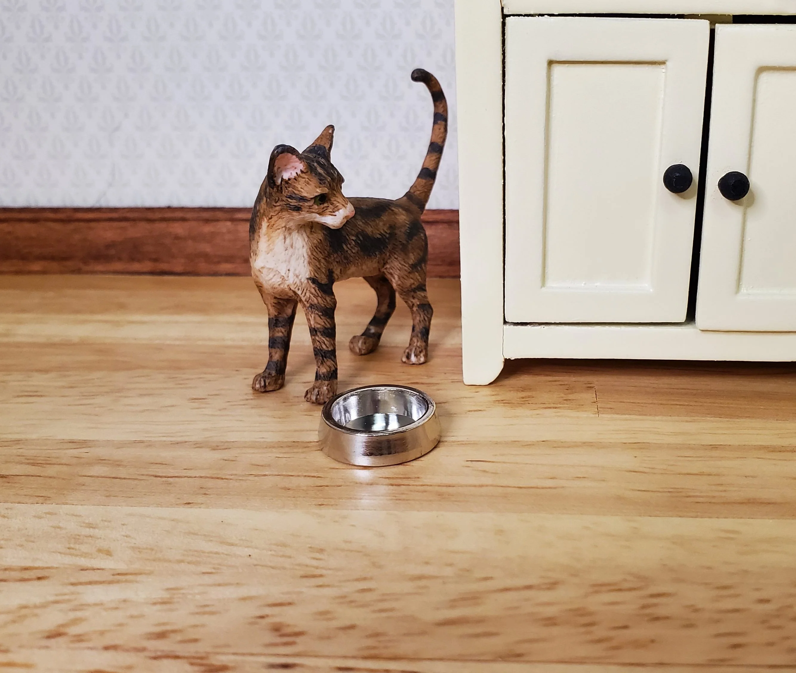 Dollhouse Pet Food Bowl Silver Metal Round Dish 1:12 Scale Miniature - Image 2