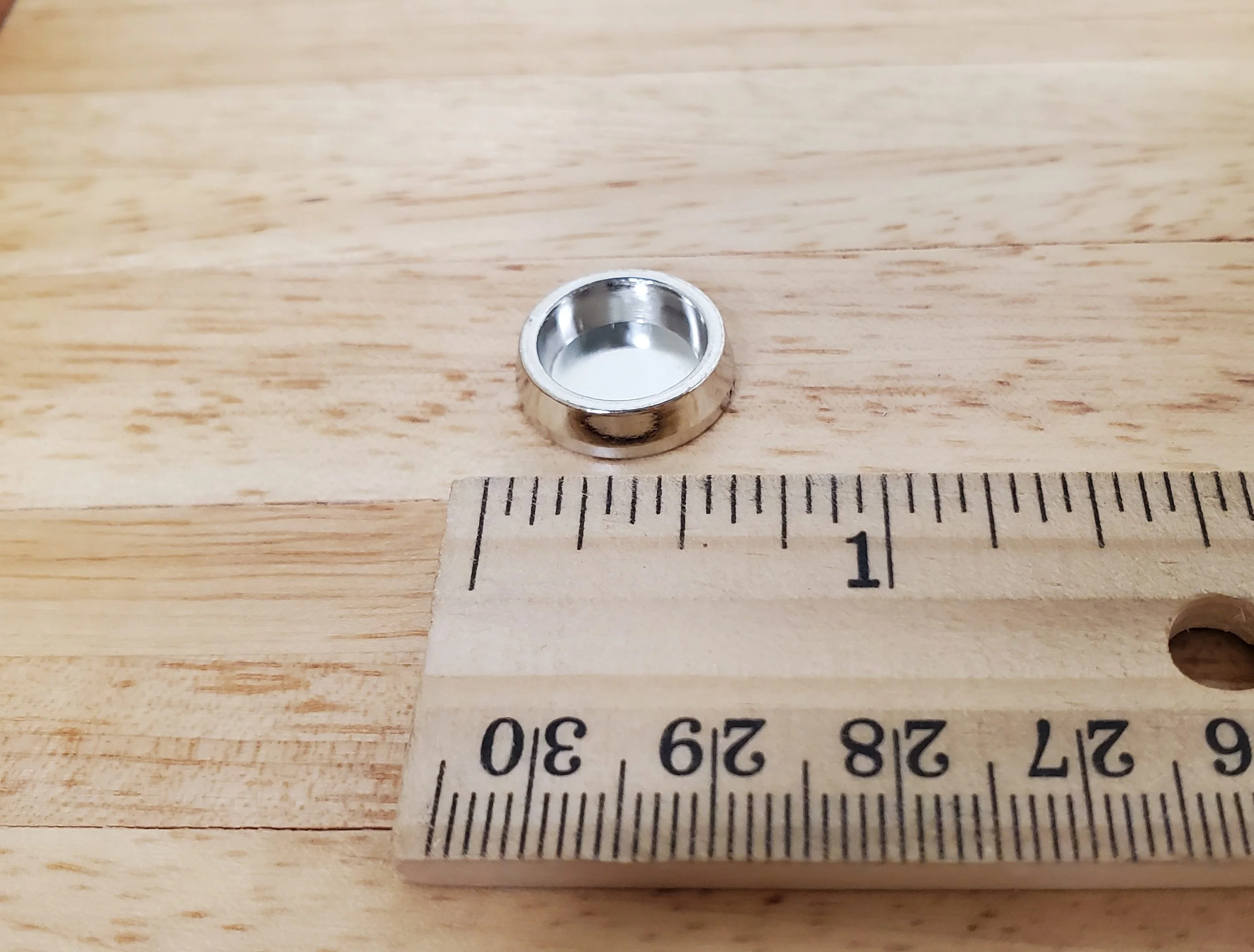 Dollhouse Pet Food Bowl Silver Metal Round Dish 1:12 Scale Miniature - Image 3