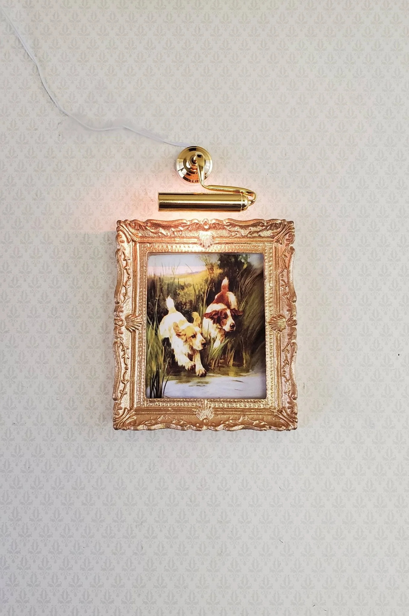 Dollhouse Picture Light Gold Brass 12 Volt with Plug 1:12 Scale Miniature Lamp - Image 3