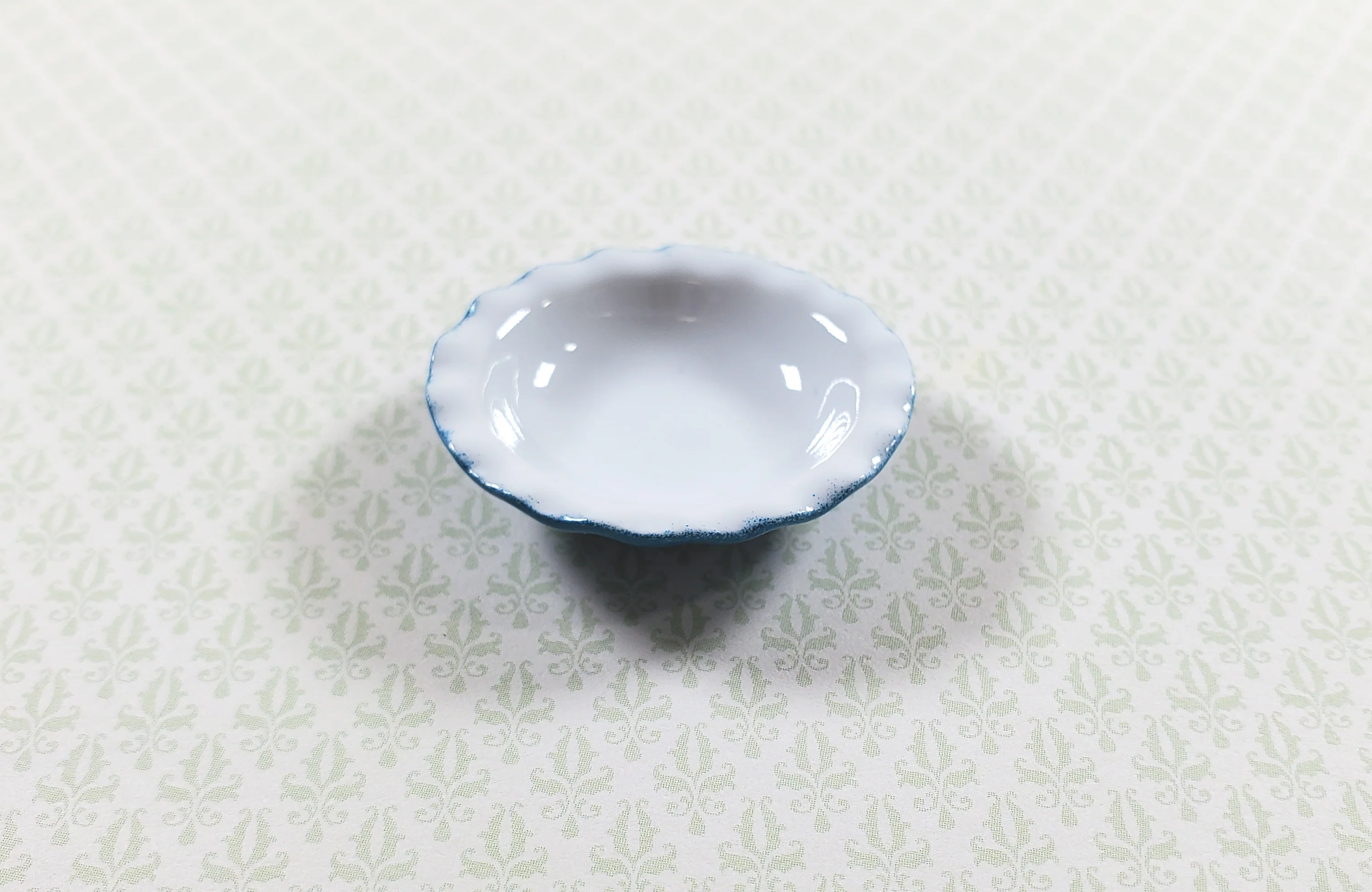 Dollhouse Pie Plate or Bowl Ceramic Blue 1:12 Scale Miniature Kitchen Accessory