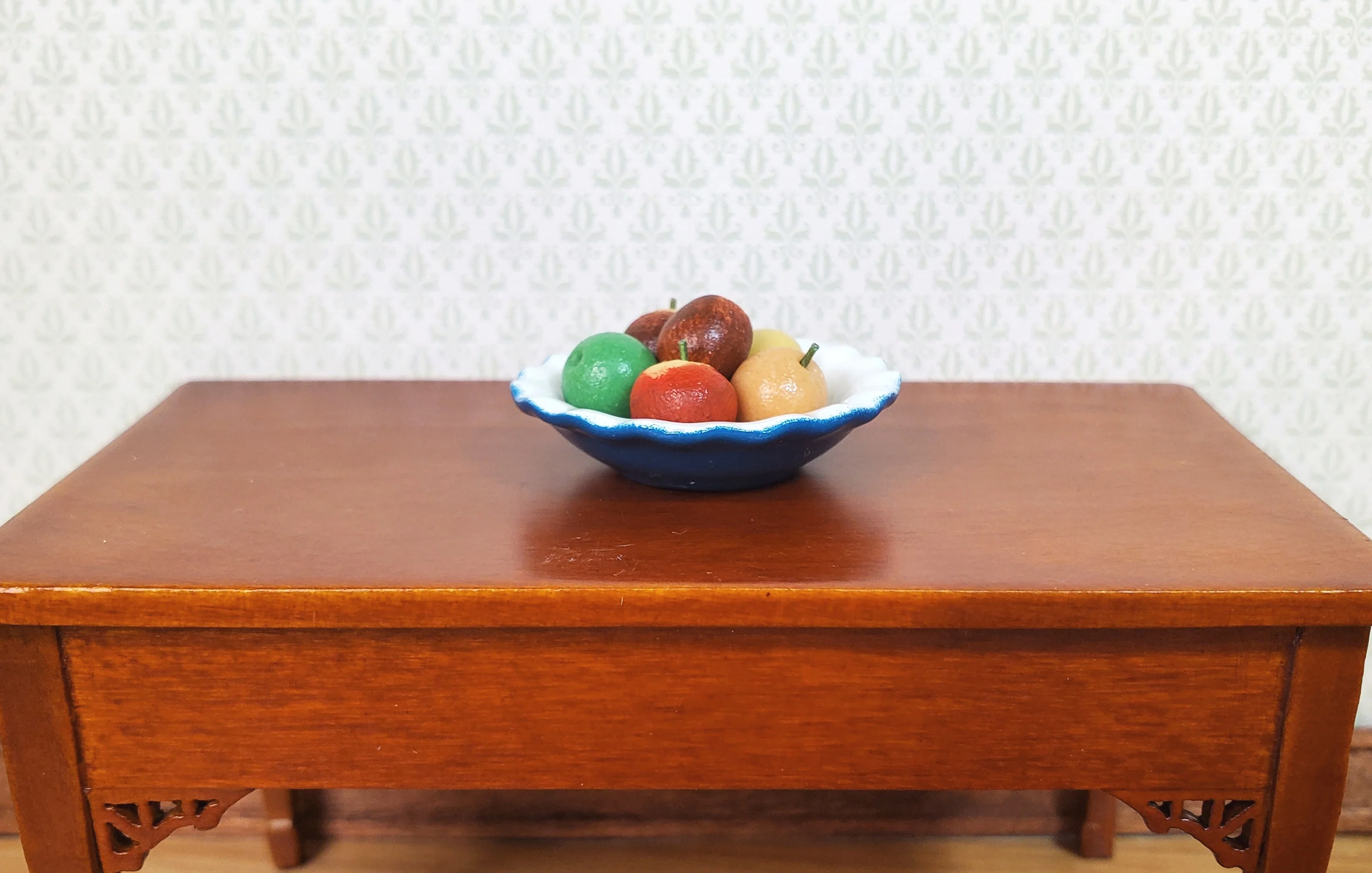 Dollhouse Pie Plate or Bowl Ceramic Blue 1:12 Scale Miniature Kitchen Accessory - Image 3