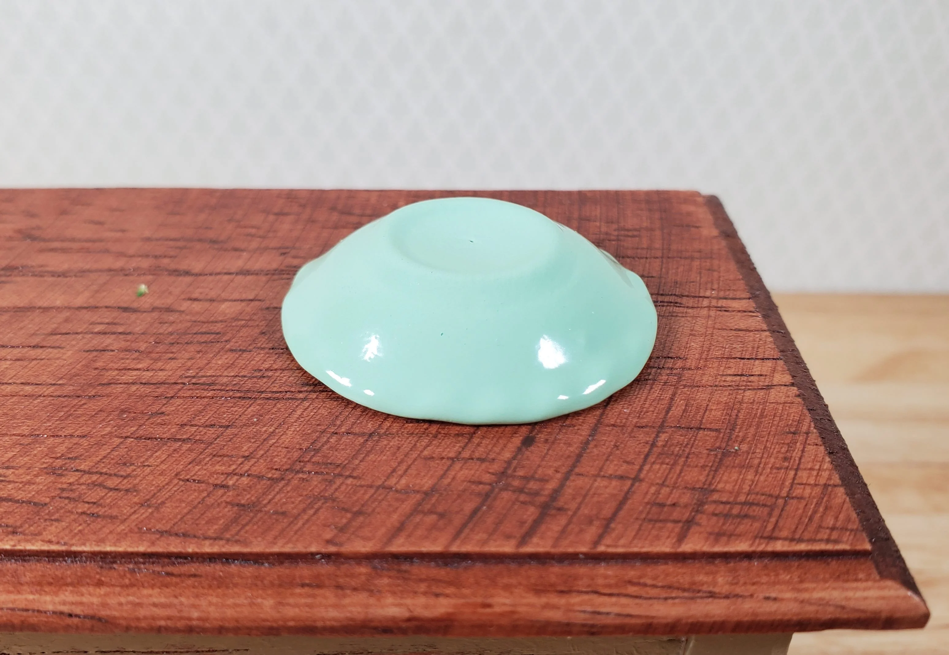 Dollhouse Pie Plate Ceramic Green 1:6 Scale Miniature Kitchen Accessory