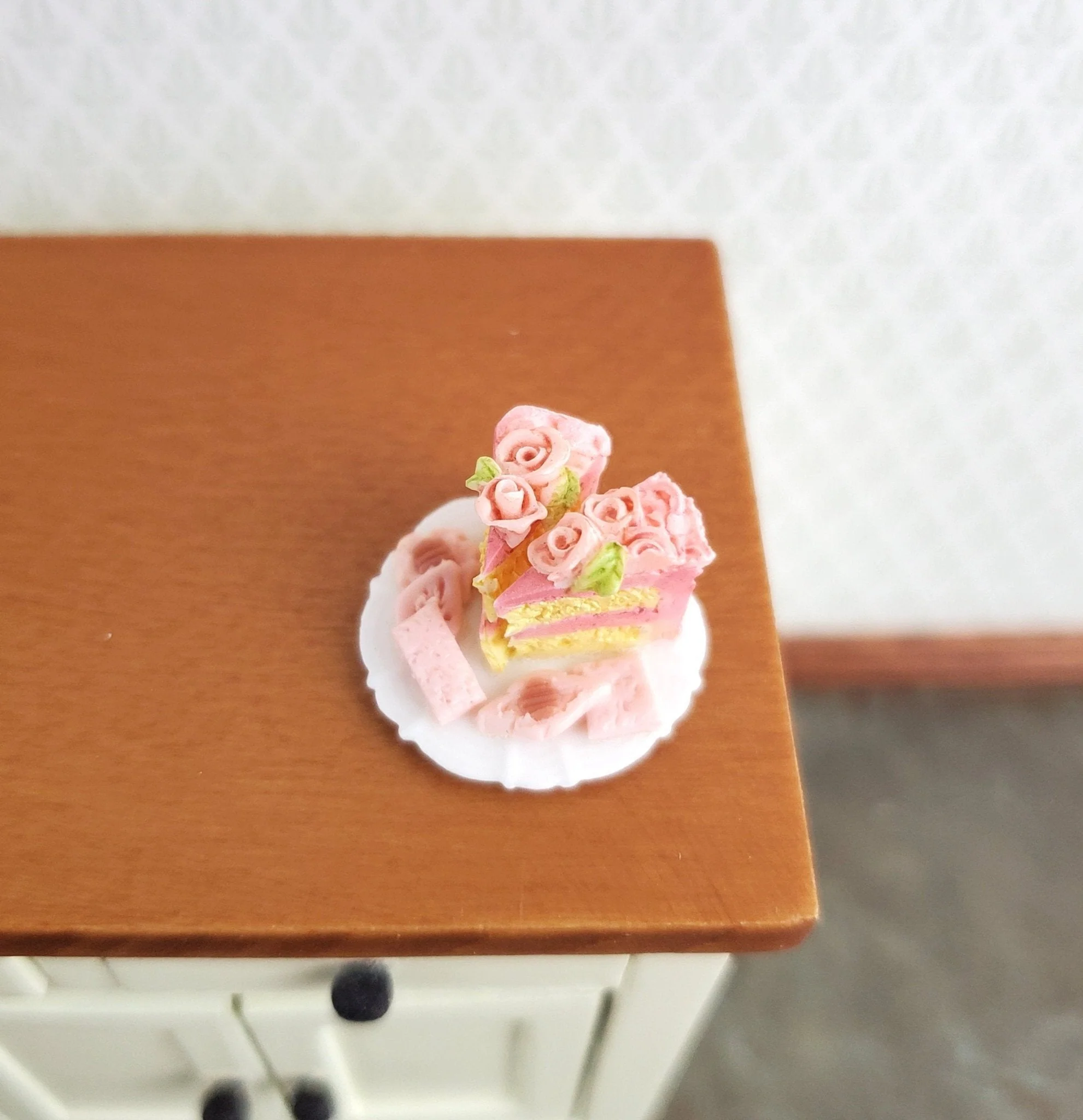 Dollhouse Pink Cake 2 Slices with Cookies on a Plate 1:12 Scale Dessert Food by Falcon - Image 5