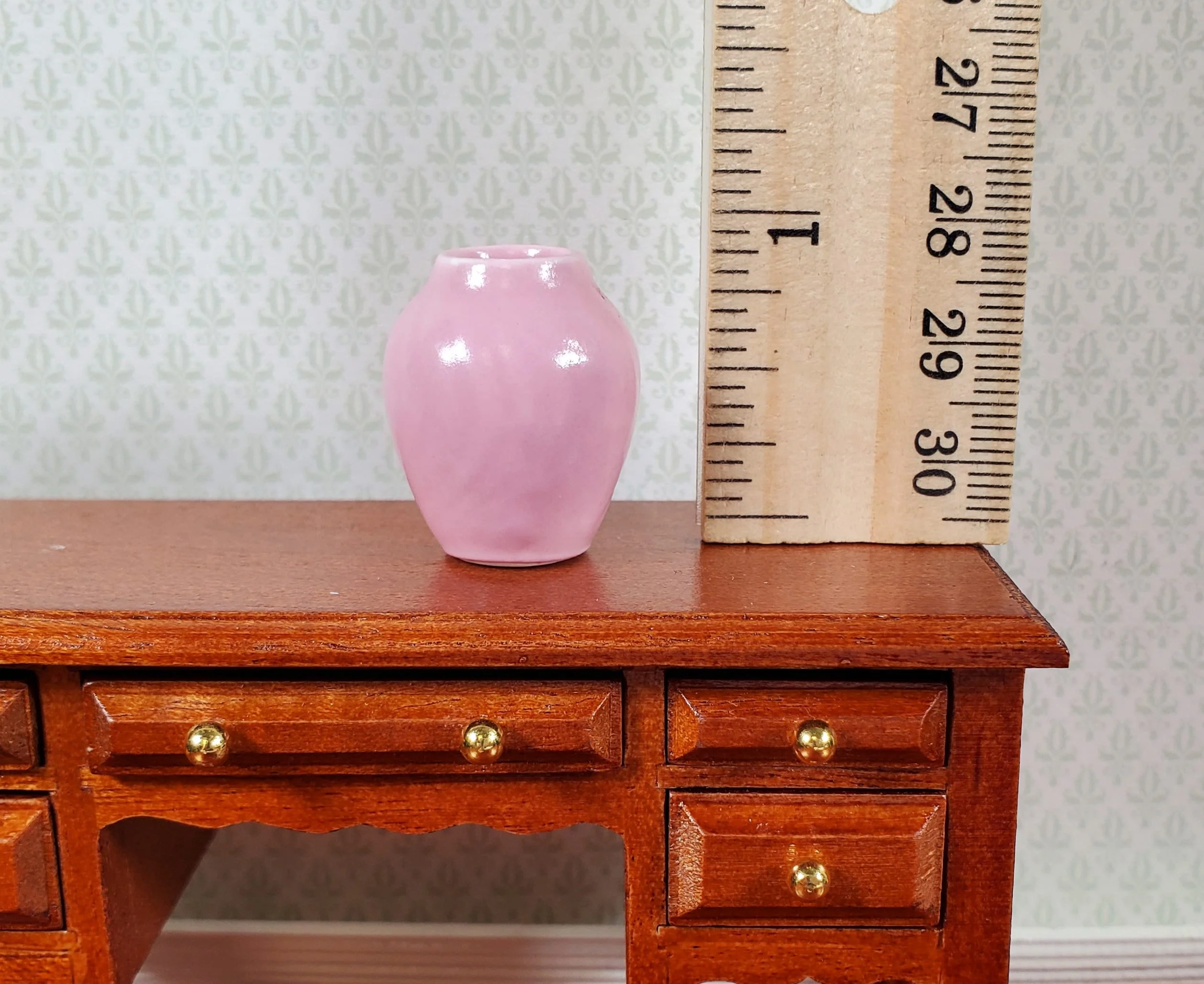 Dollhouse Pink Ceramic Vase with Wave Pattern 1:12 Scale Miniature - Image 3