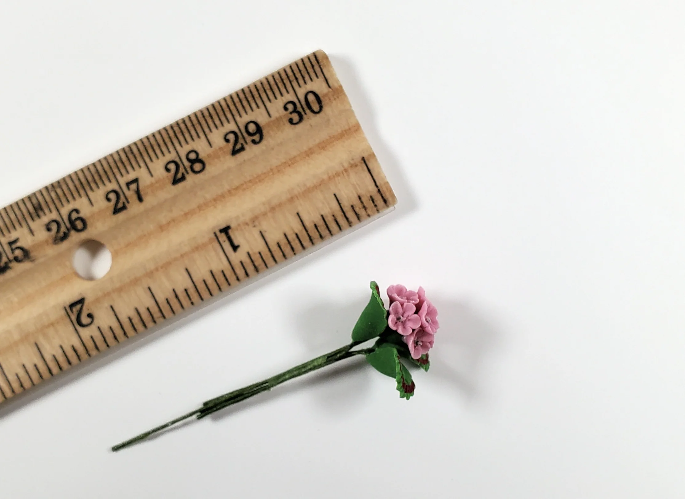 Dollhouse Pink Geranium Single Stem with Foliage 1:12 Scale Miniature - Image 3