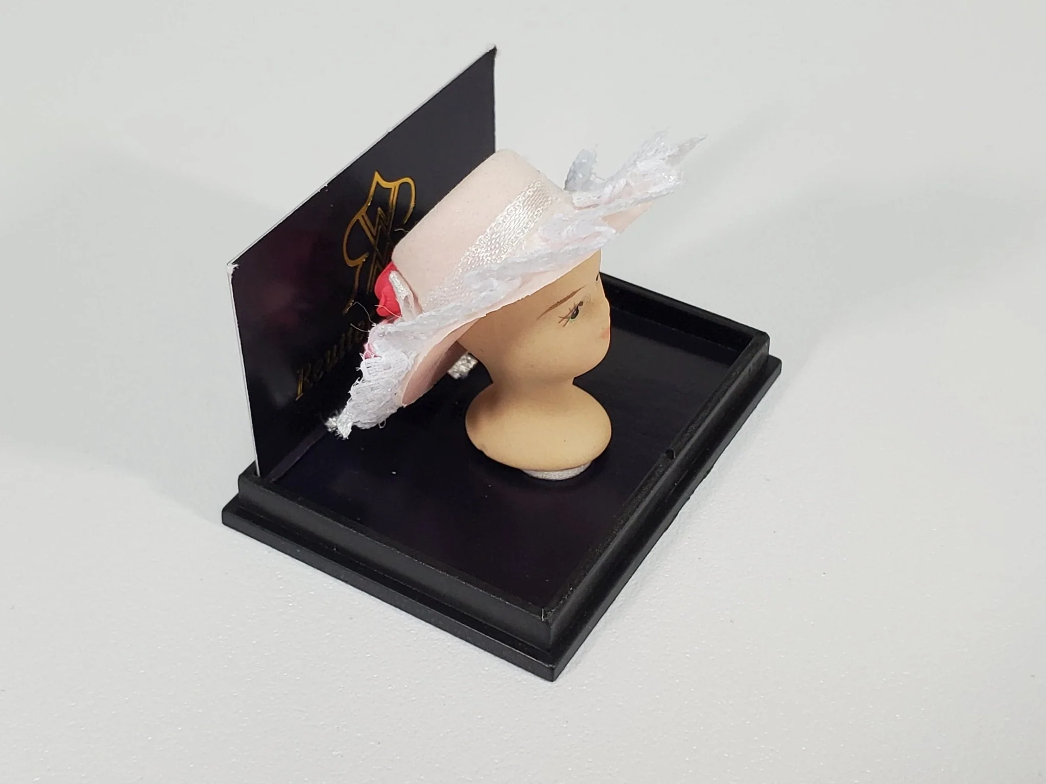 Dollhouse Pink Hat on Hat Stand Mannequin Head by Reutter 1:12 Scale Miniature Accessories - Image 2
