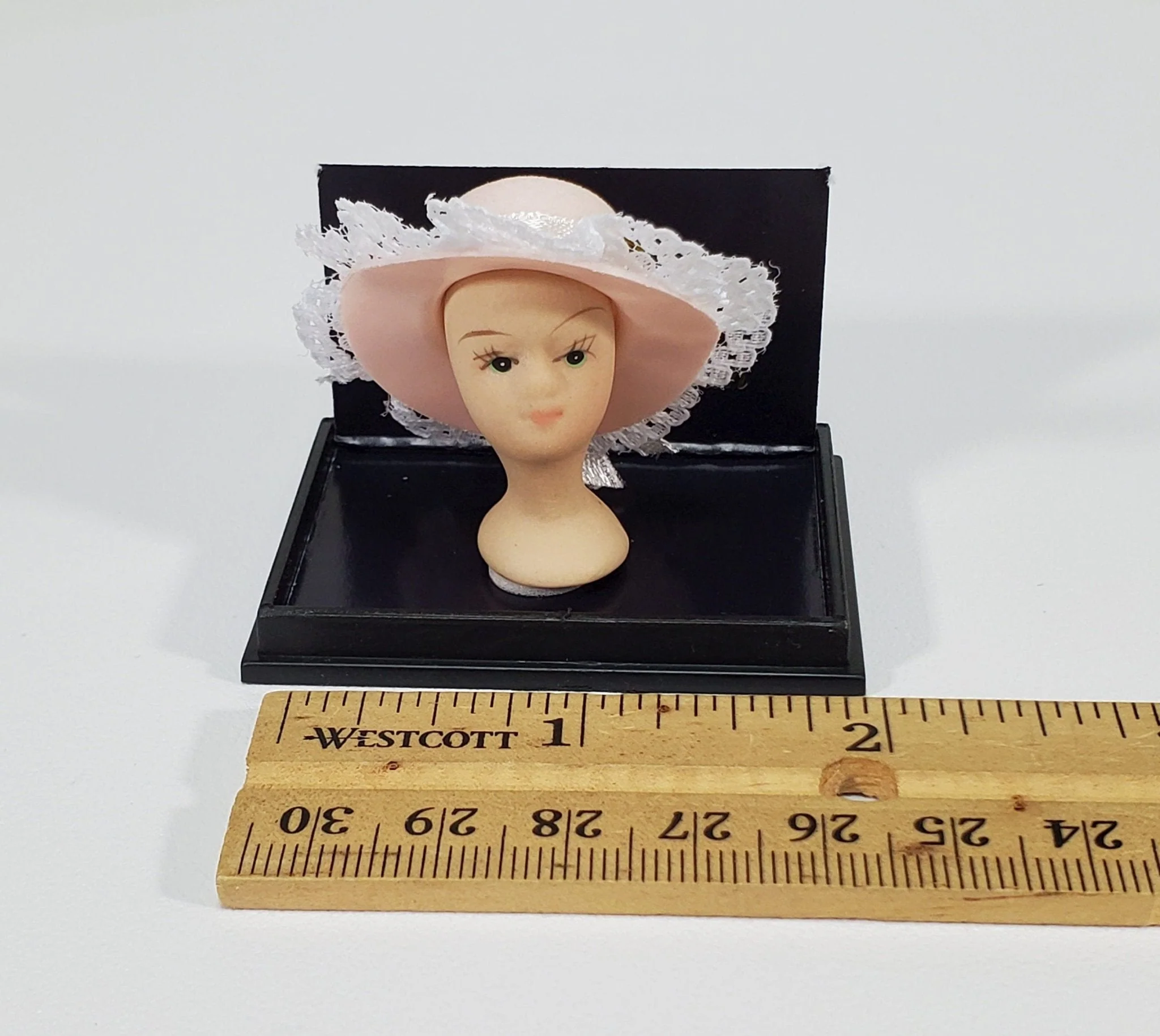 Dollhouse Pink Hat on Hat Stand Mannequin Head by Reutter 1:12 Scale Miniature Accessories - Image 4