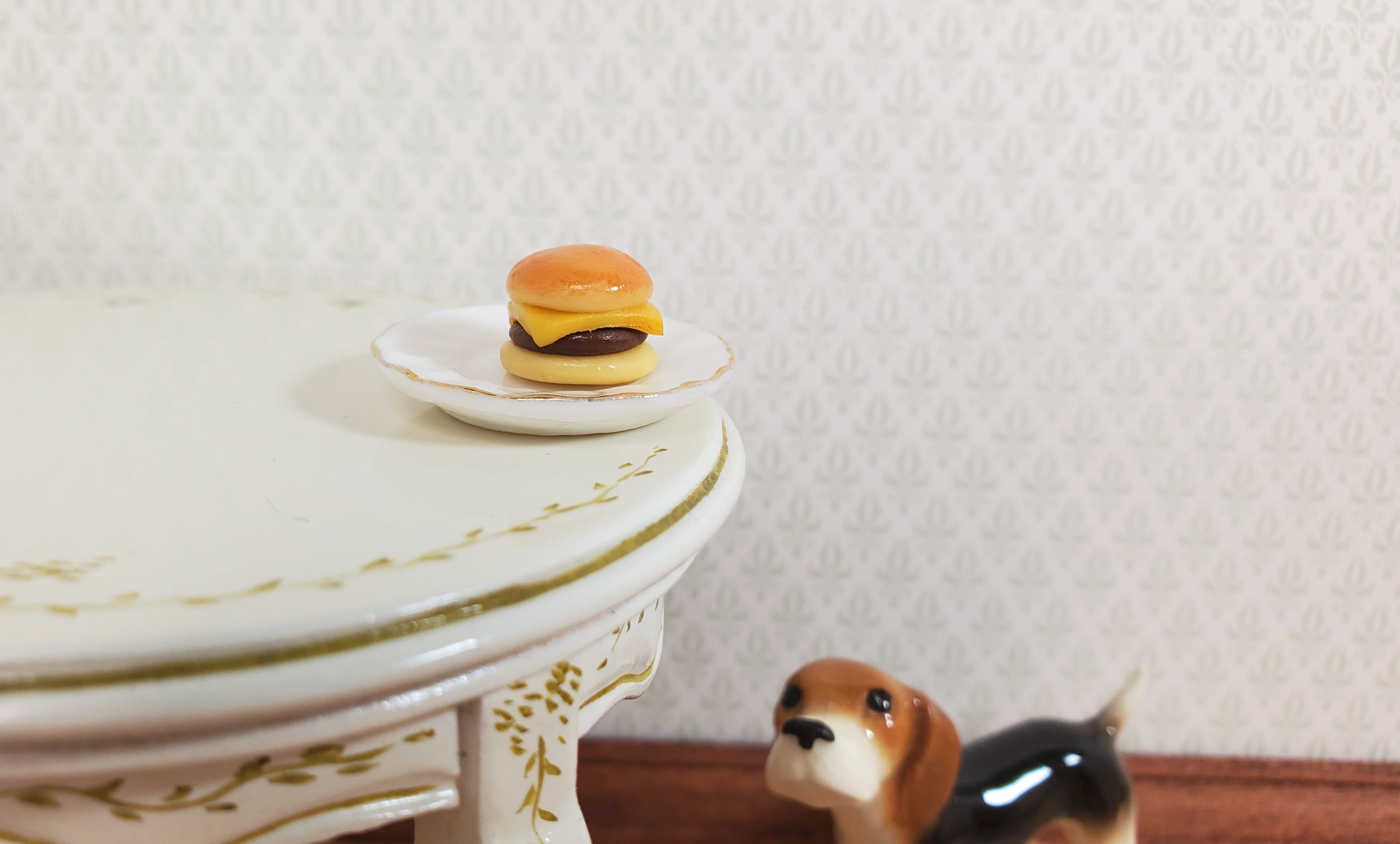 Dollhouse Plain Cheeseburger 1:12 Scale Miniature Food Kitchen - Image 2
