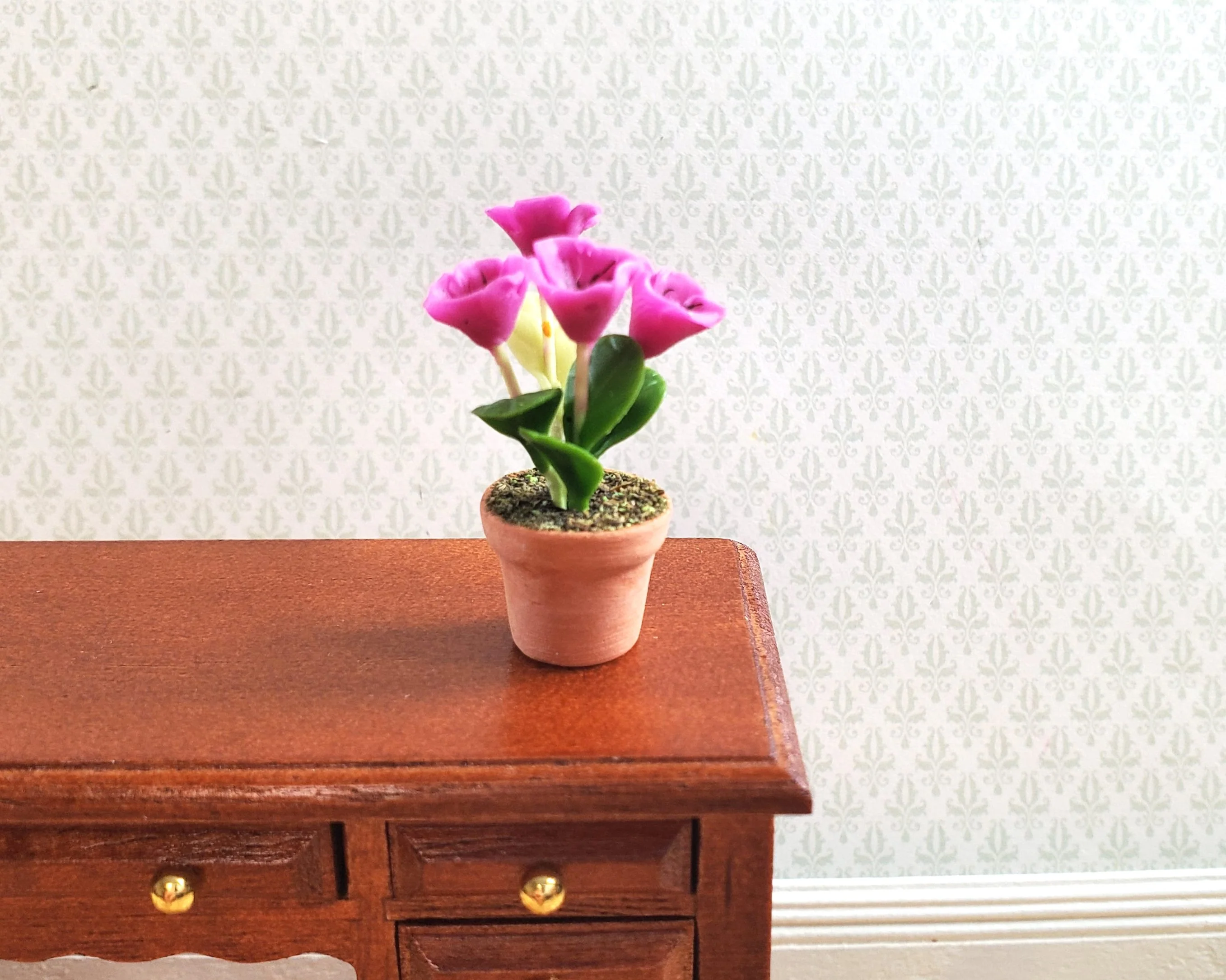Dollhouse Potted Flowers Dark Pink 1:12 Scale Houseplant in Terra Cotta Pot - Image 2