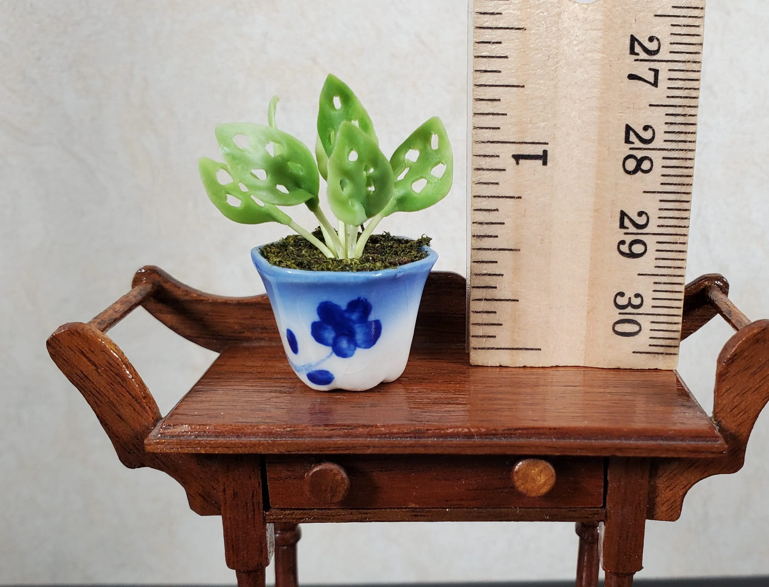 Dollhouse Potted Lace Plant in Blue & White Planter 1:12 Scale Miniature - Image 2