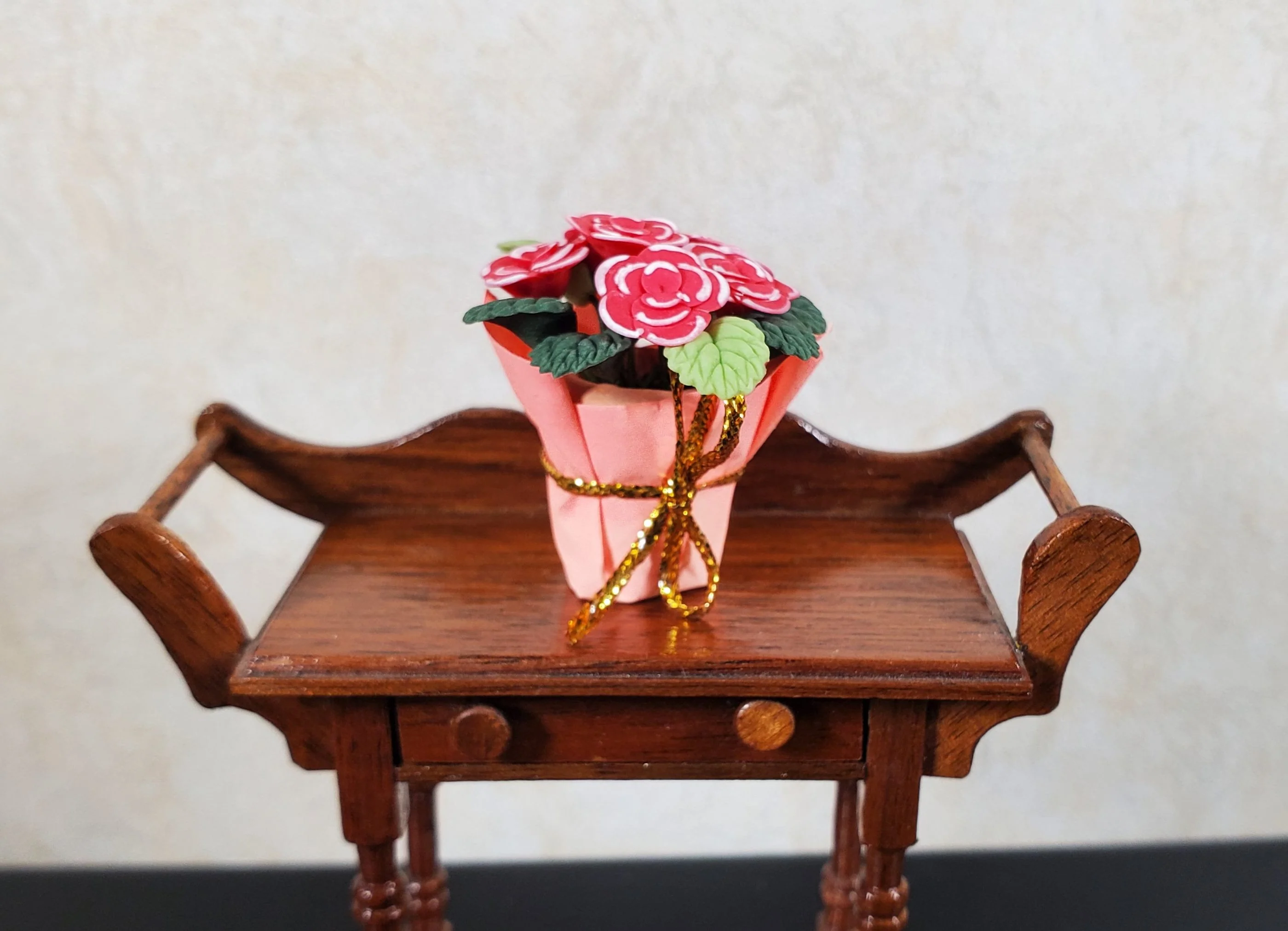 Dollhouse Potted Red Flowers in a Gift Wrapped Planter 1:12 Scale Miniature - Image 2