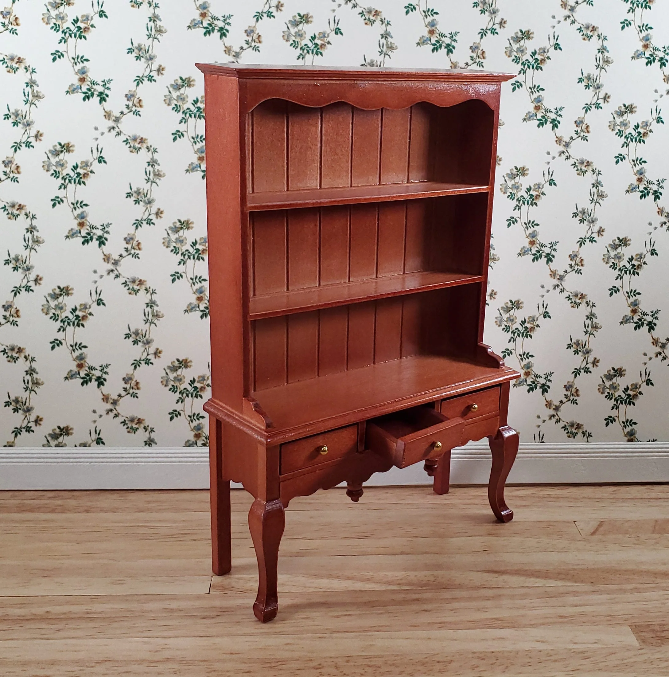 Dollhouse Kitchen Cupboard Hutch Queen Anne Style 1:12 Scale Miniature Furniture - Image 3