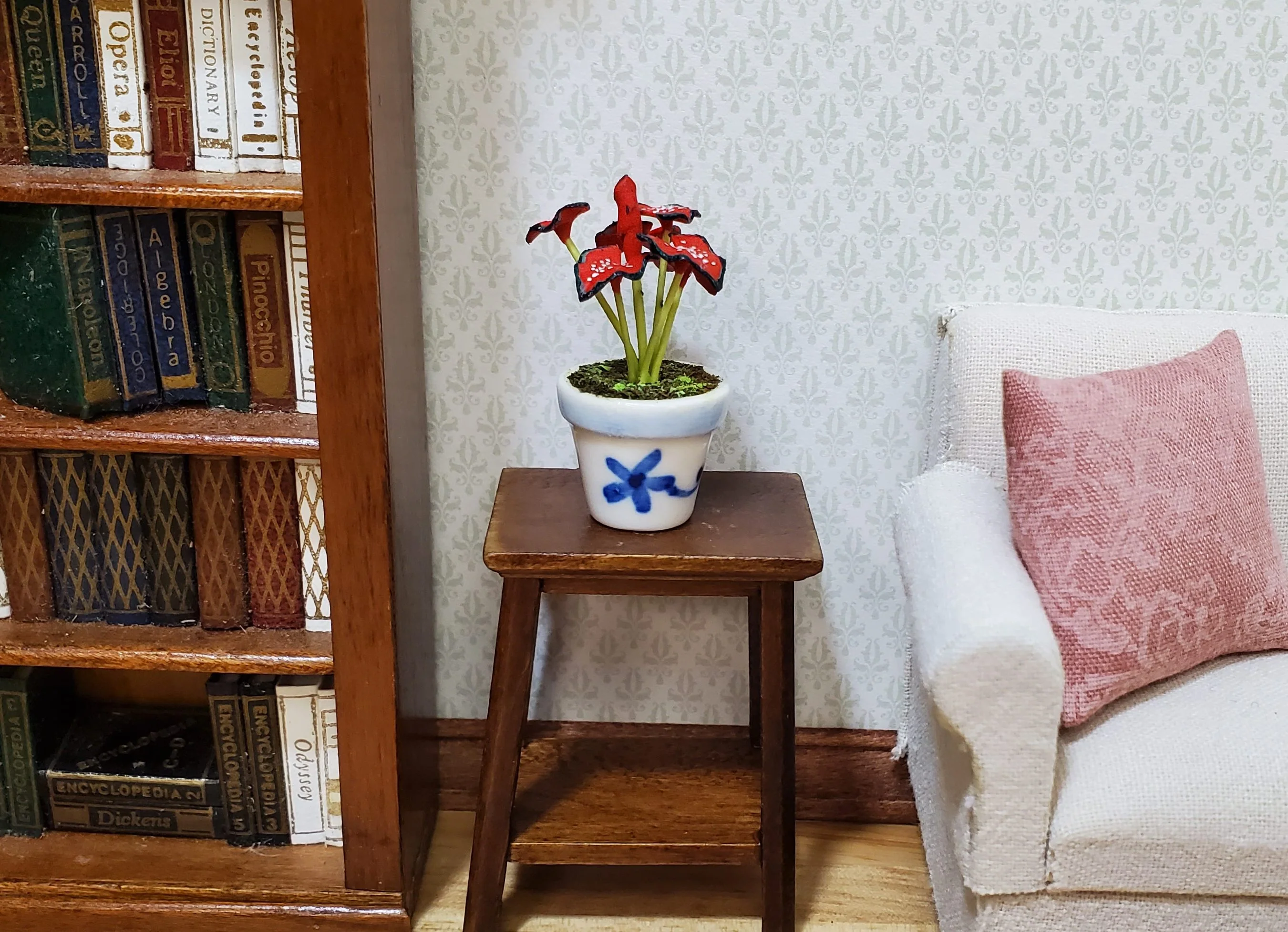 Dollhouse Red Caladium Plant in a Blue & White Ceramic 1:12 Scale Miniature - Image 2