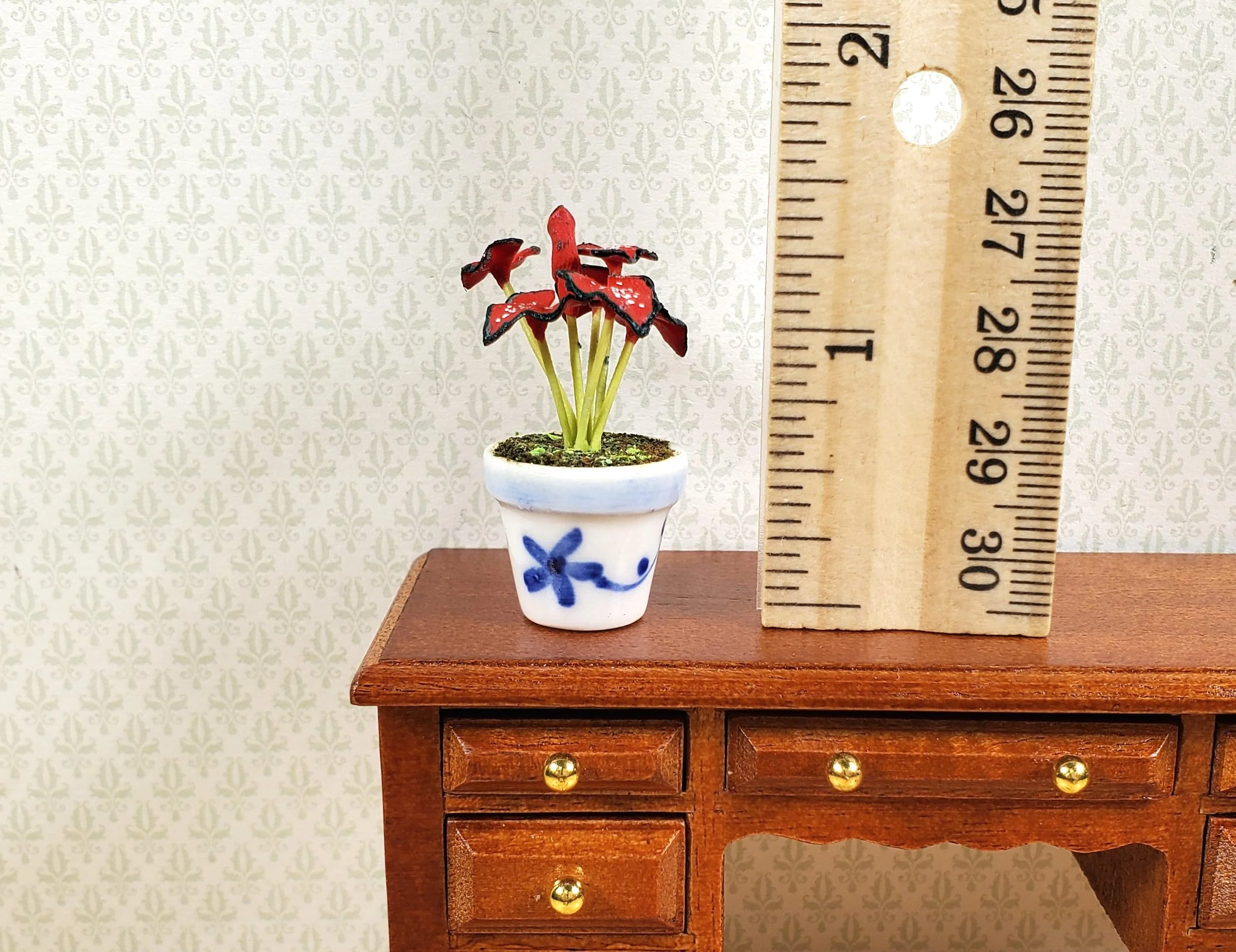 Dollhouse Red Caladium Plant in a Blue & White Ceramic 1:12 Scale Miniature - Image 3