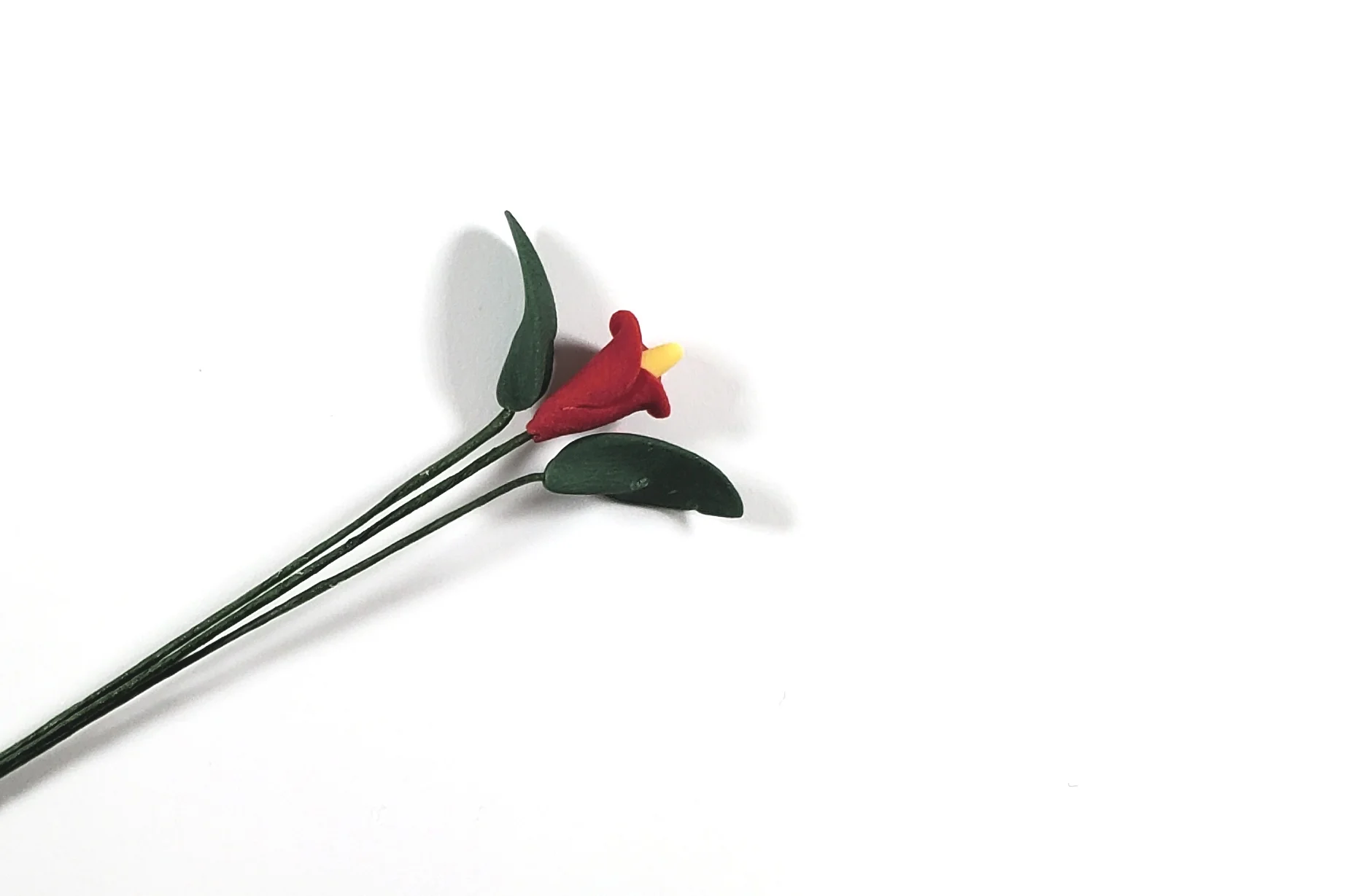 Dollhouse Red Calla Lily Single Stem with Foliage 1:12 Scale Miniature - Image 2