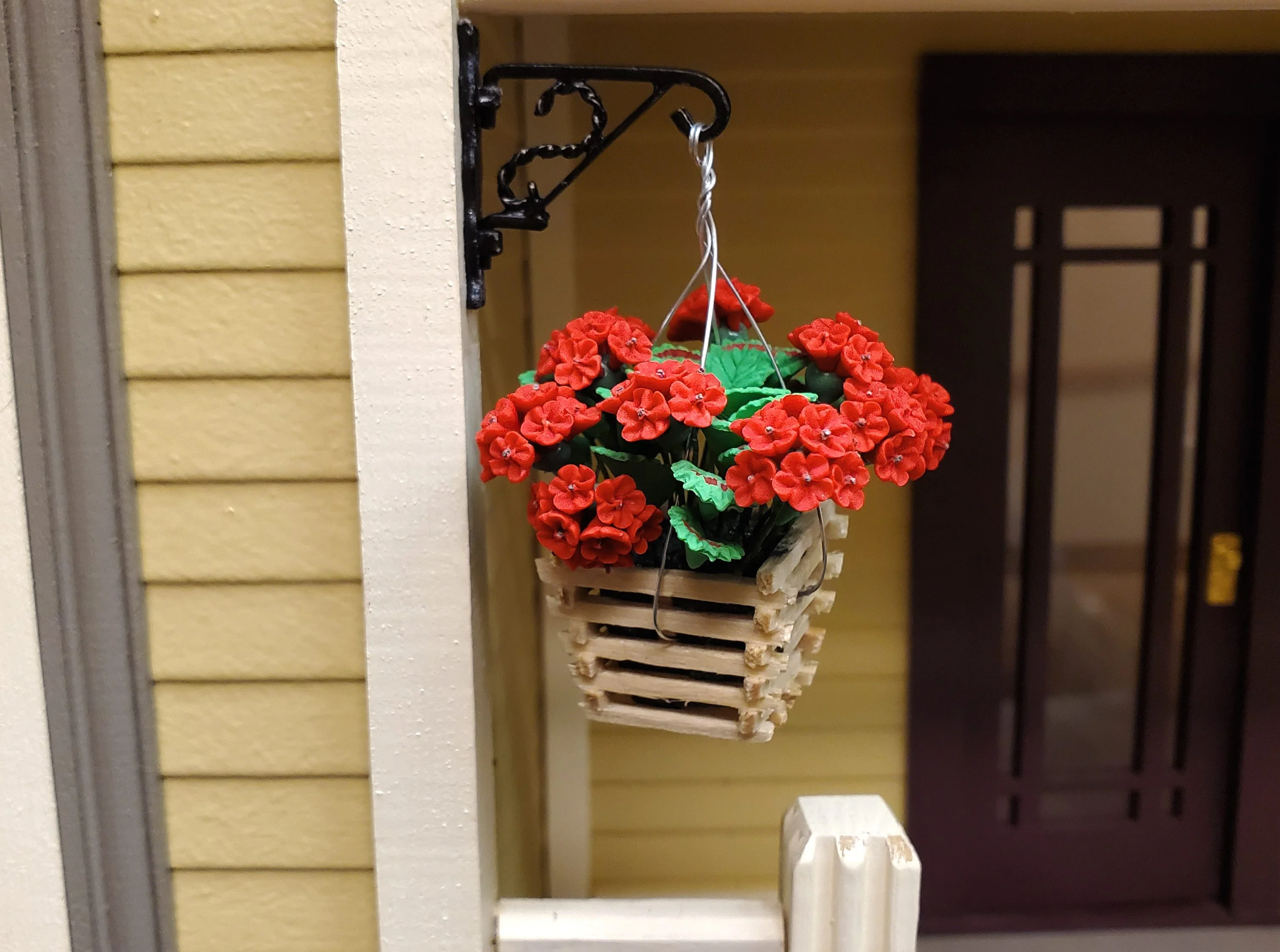 Dollhouse Red Geraniums in a Wood Hanging Basket 1:12 Scale Miniature - Image 2