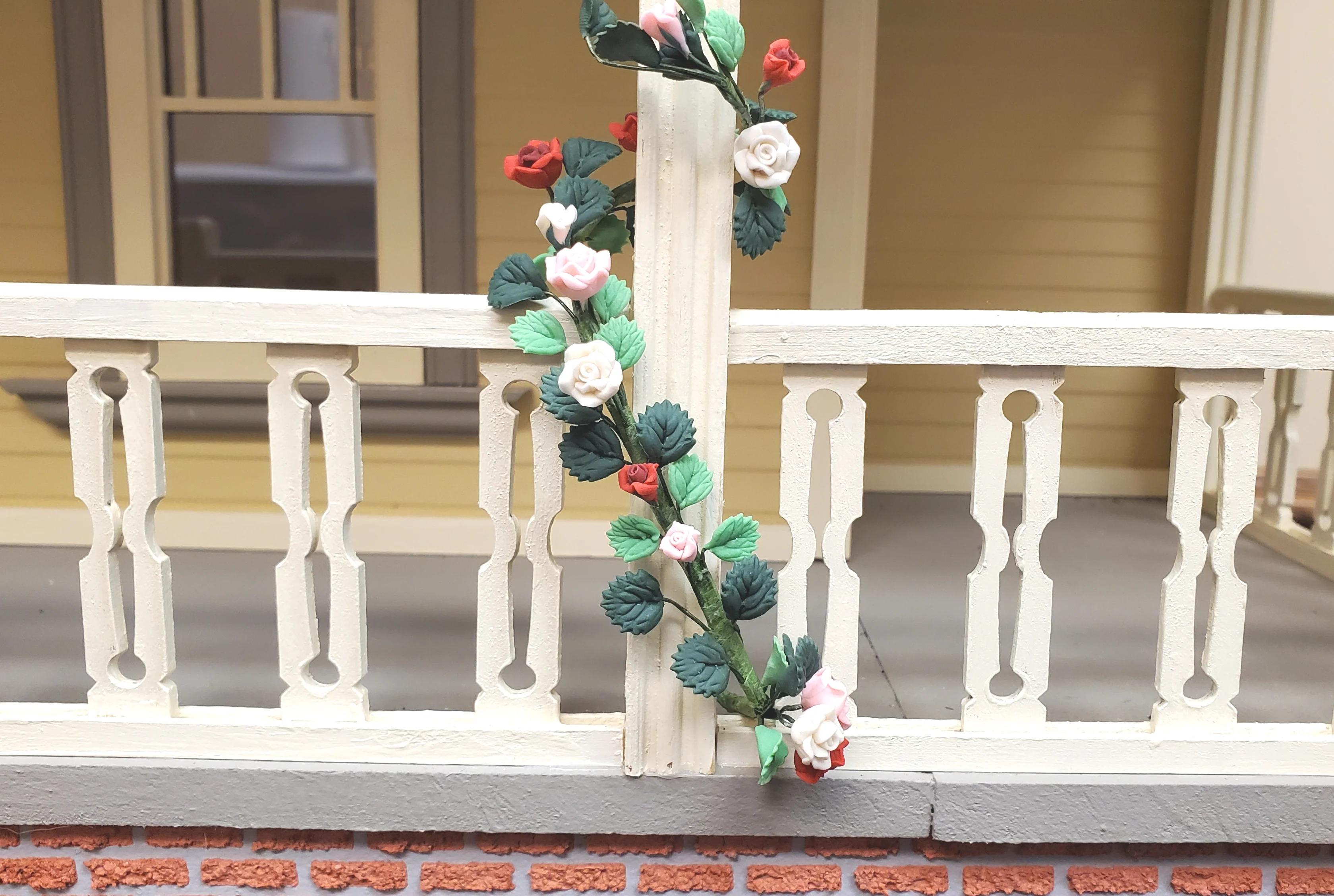 Dollhouse Red Pink & White Roses Vine 1:12 Scale Miniature Garden Plants Flowers
