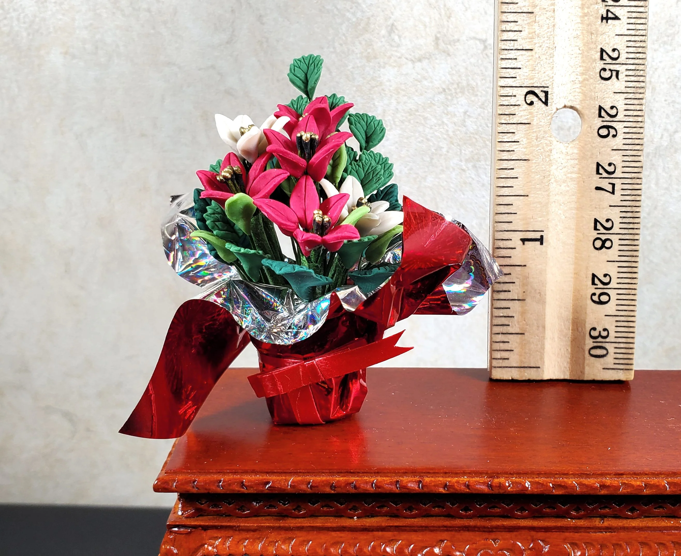 Dollhouse Red & White Poinsettias in Gift Wrapped Foil 1:12 Scale Miniature - Image 3