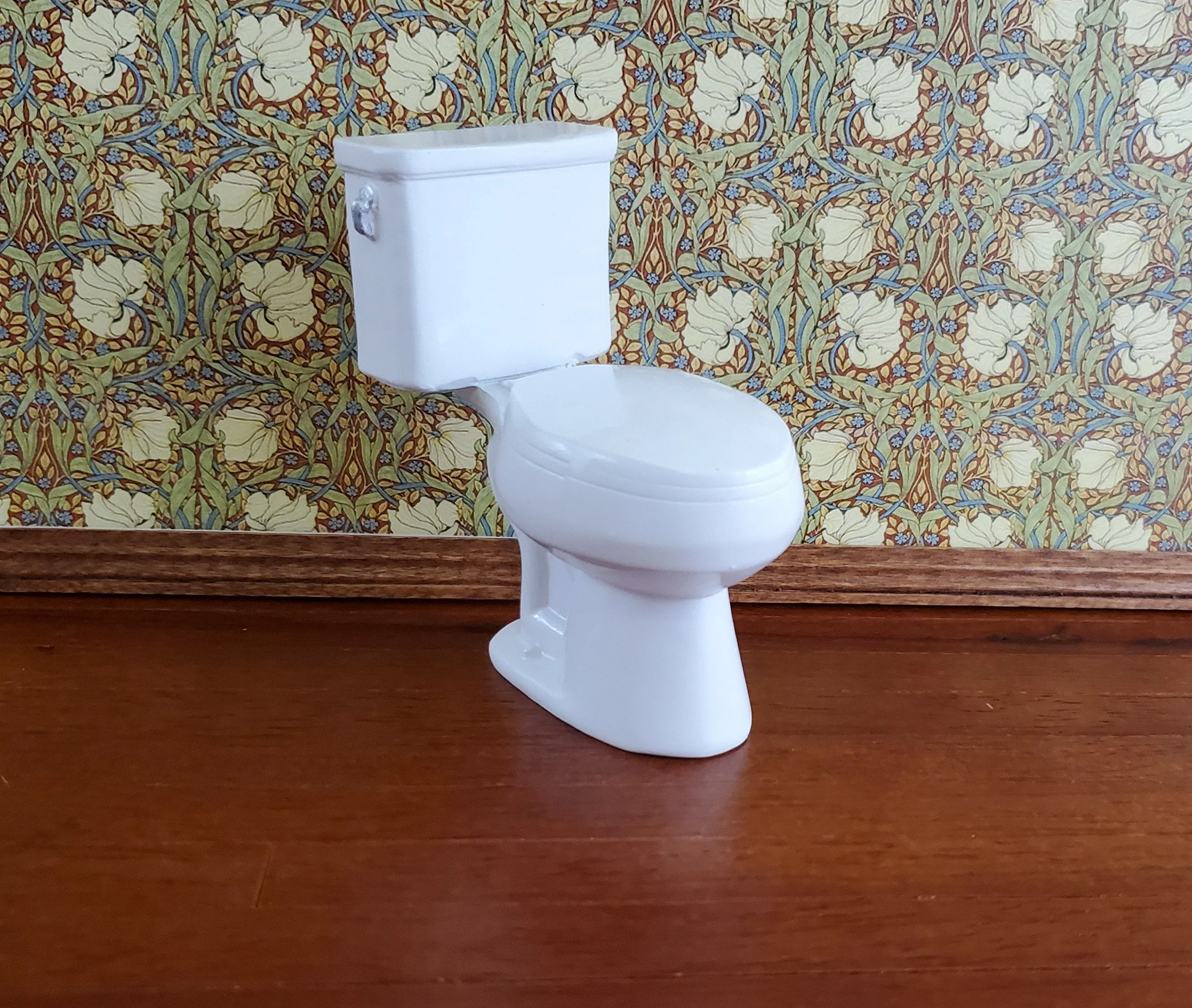 Dollhouse Resin 3 Piece Bathroom Set Tub Toilet Sink All White 1:12 Scale Houseworks - Image 3