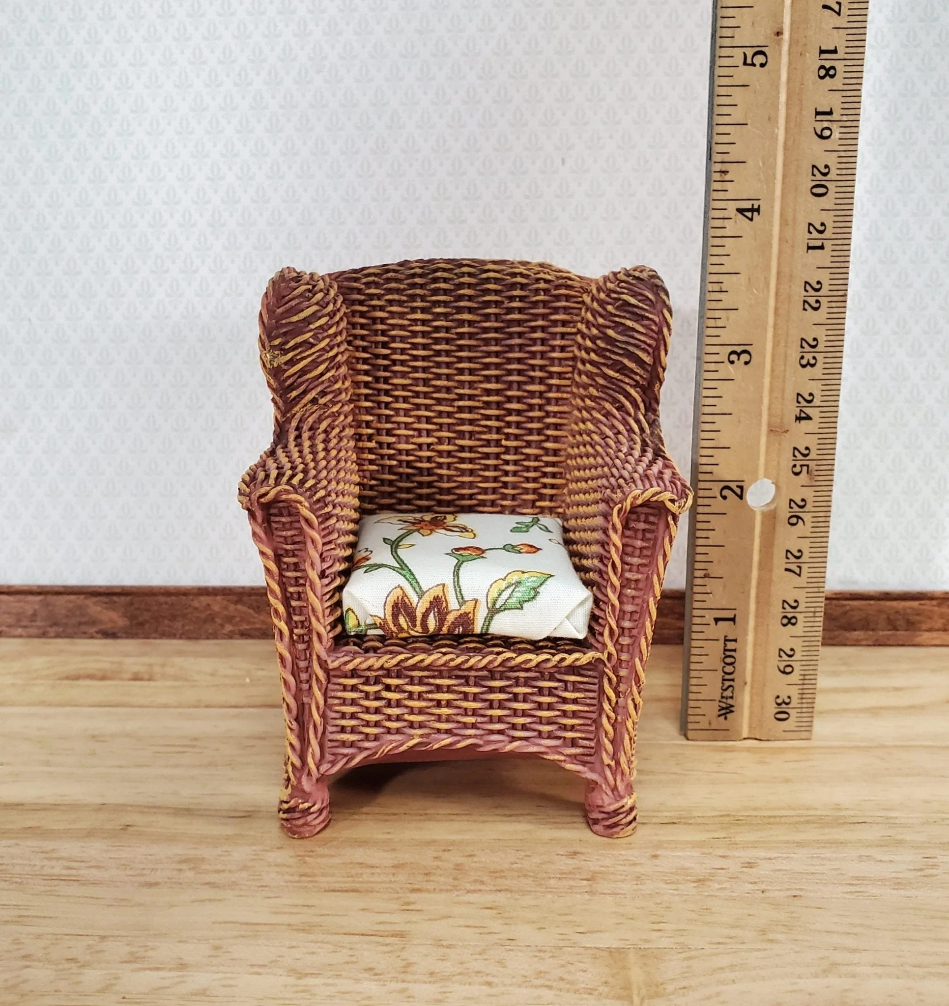 Dollhouse Resin Rattan Wicker Chair with Cushion 1:12 Scale Miniature Furniture by Reutter - Image 4