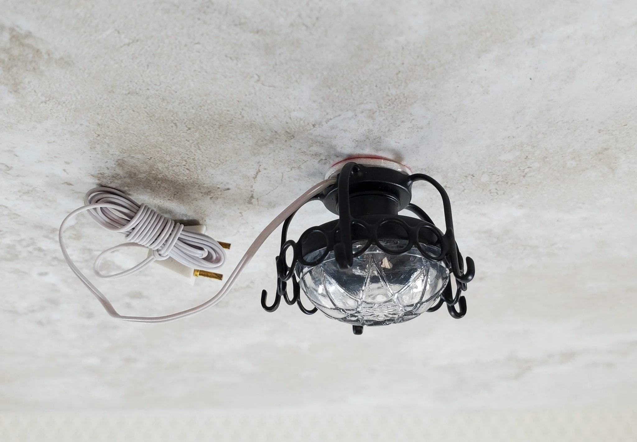 Dollhouse Round Ceiling Light Black 12 Volt with Plug 1:12 Scale Miniature - Image 3