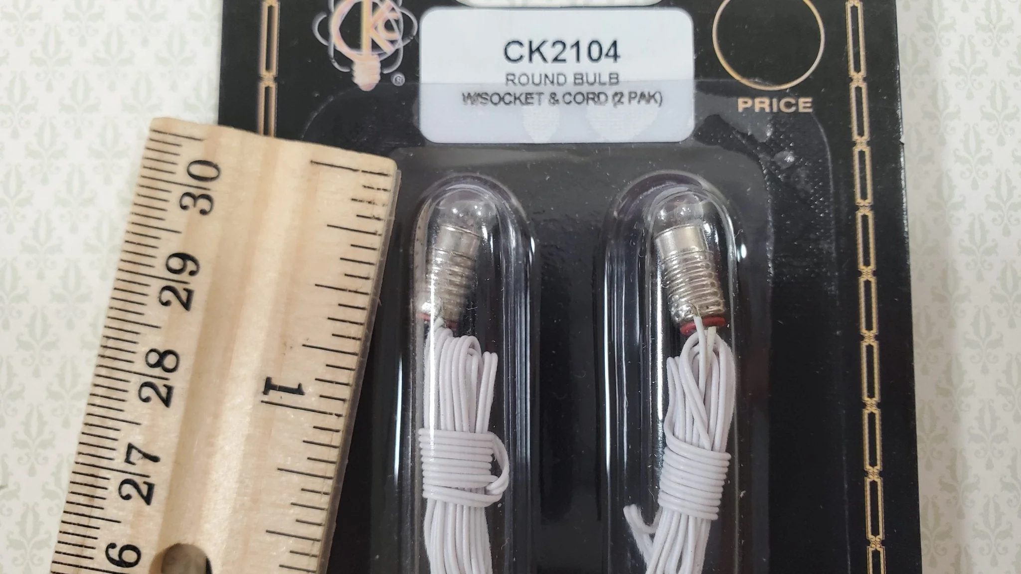Dollhouse Screw Base Sockets with Round Pea Bulbs & Plug x2 1:12 Scale CK2104 - Image 4