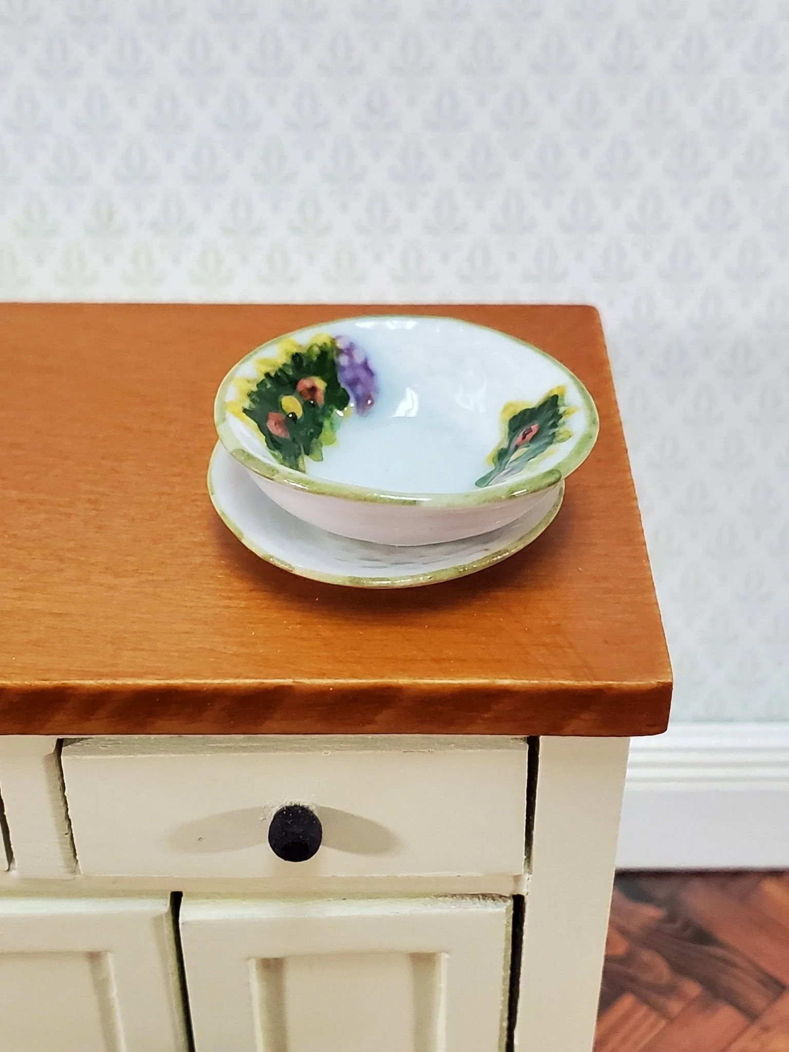 Dollhouse Serving Bowl with Plate Ceramic 1:12 Scale by Falcon Miniatures
