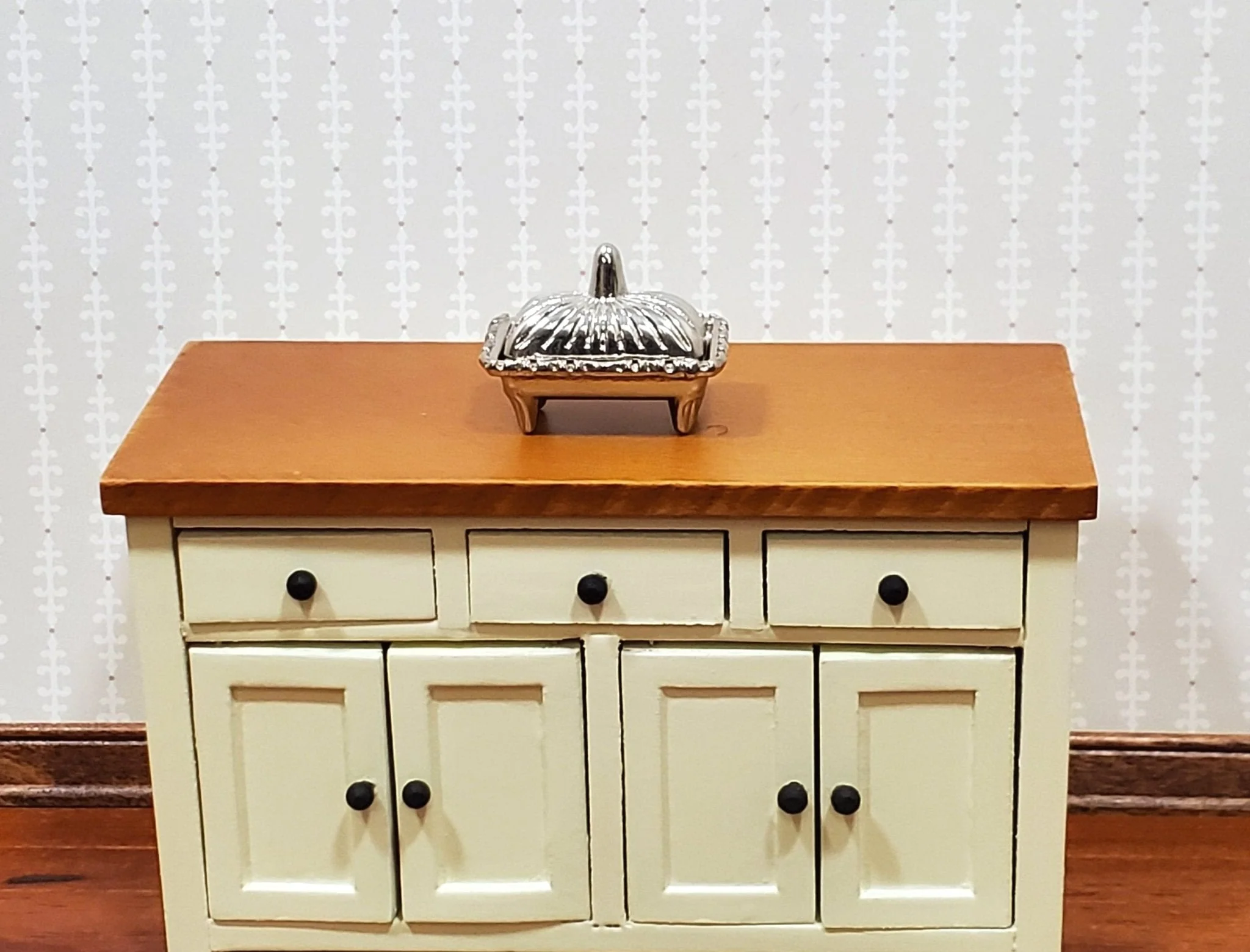 Dollhouse Serving Dish with Cover Metal Silver Finish 1:12 Scale Miniature Kitchen - Image 2