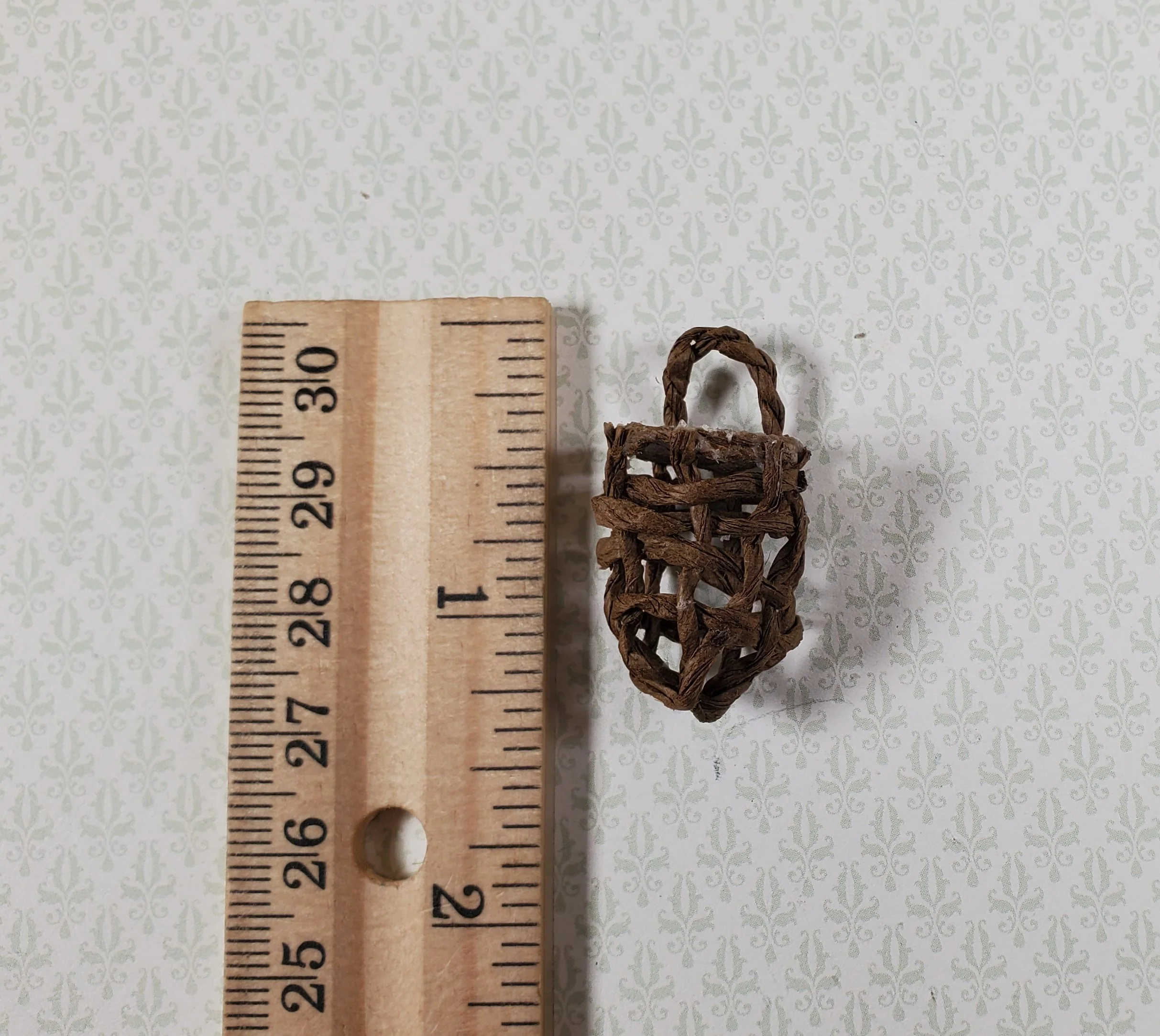 Dollhouse Shaker Twine Onion Basket 1:12 Scale Miniature Kitchen - Image 3