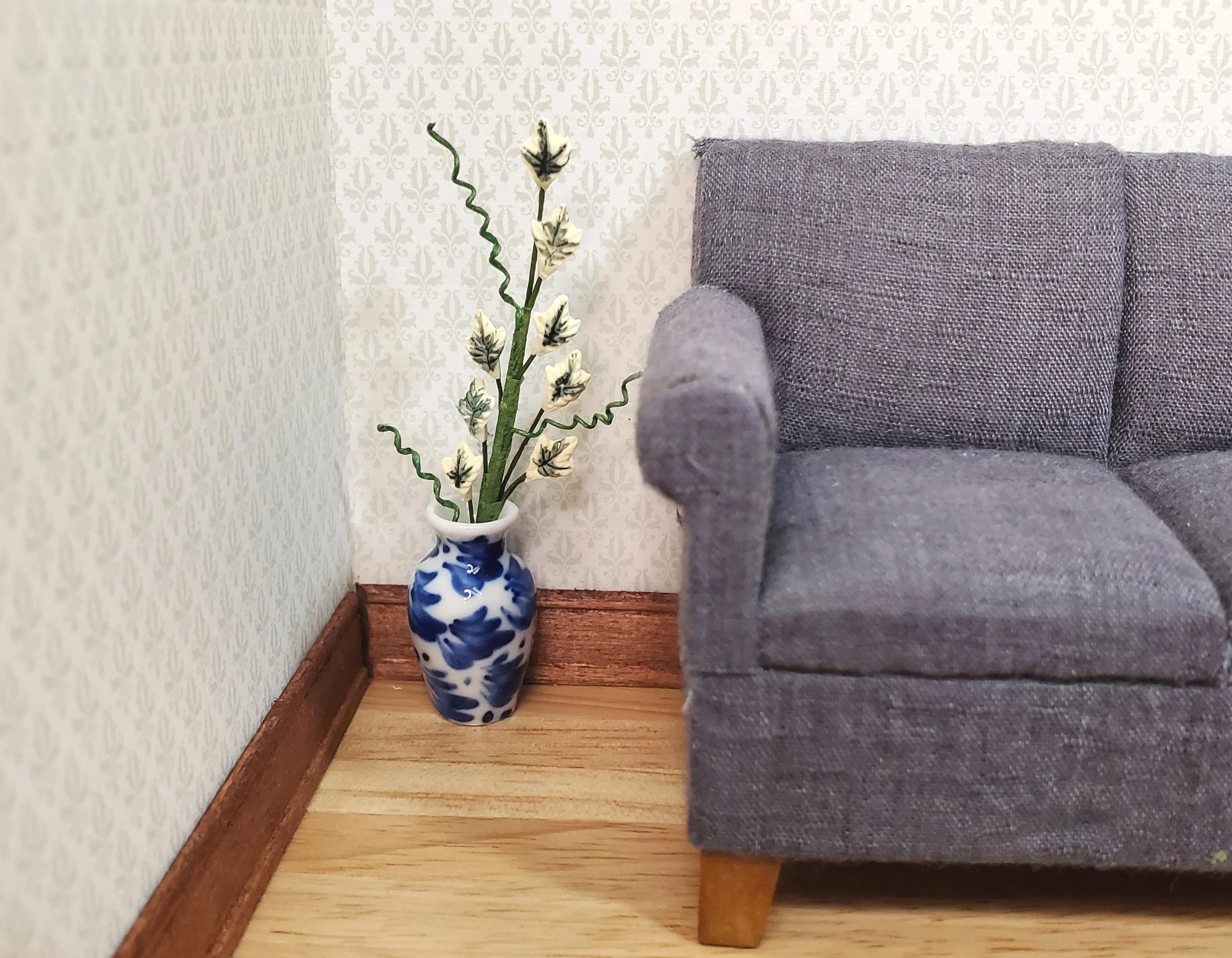 Dollhouse Single English Ivy Small Stem with Foliage 1:12 Scale Miniature - Image 2