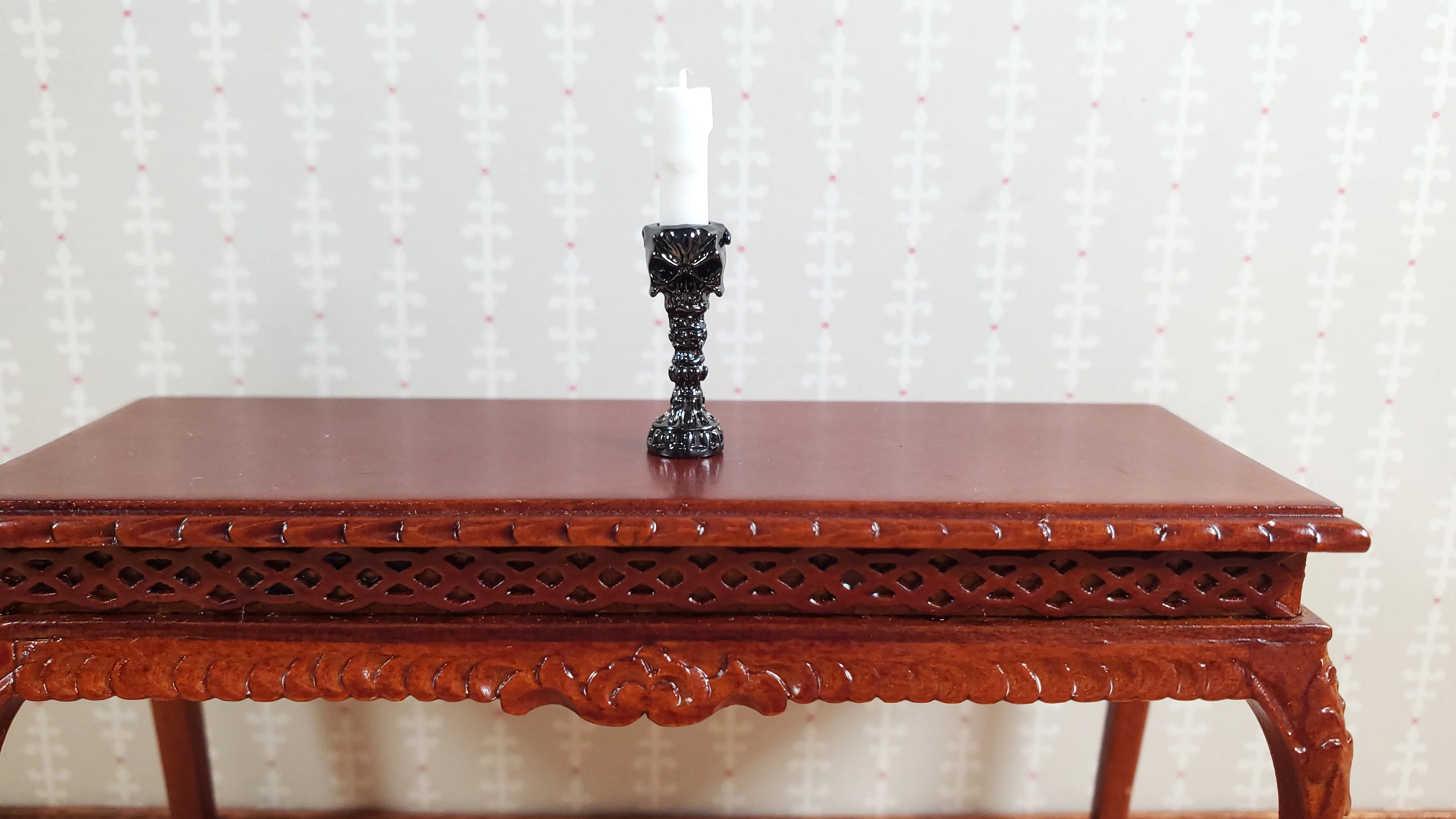 Dollhouse Skull Candlestick Silver Chrome Finish Metal 1:12 Scale 3/4" Tall - Image 4
