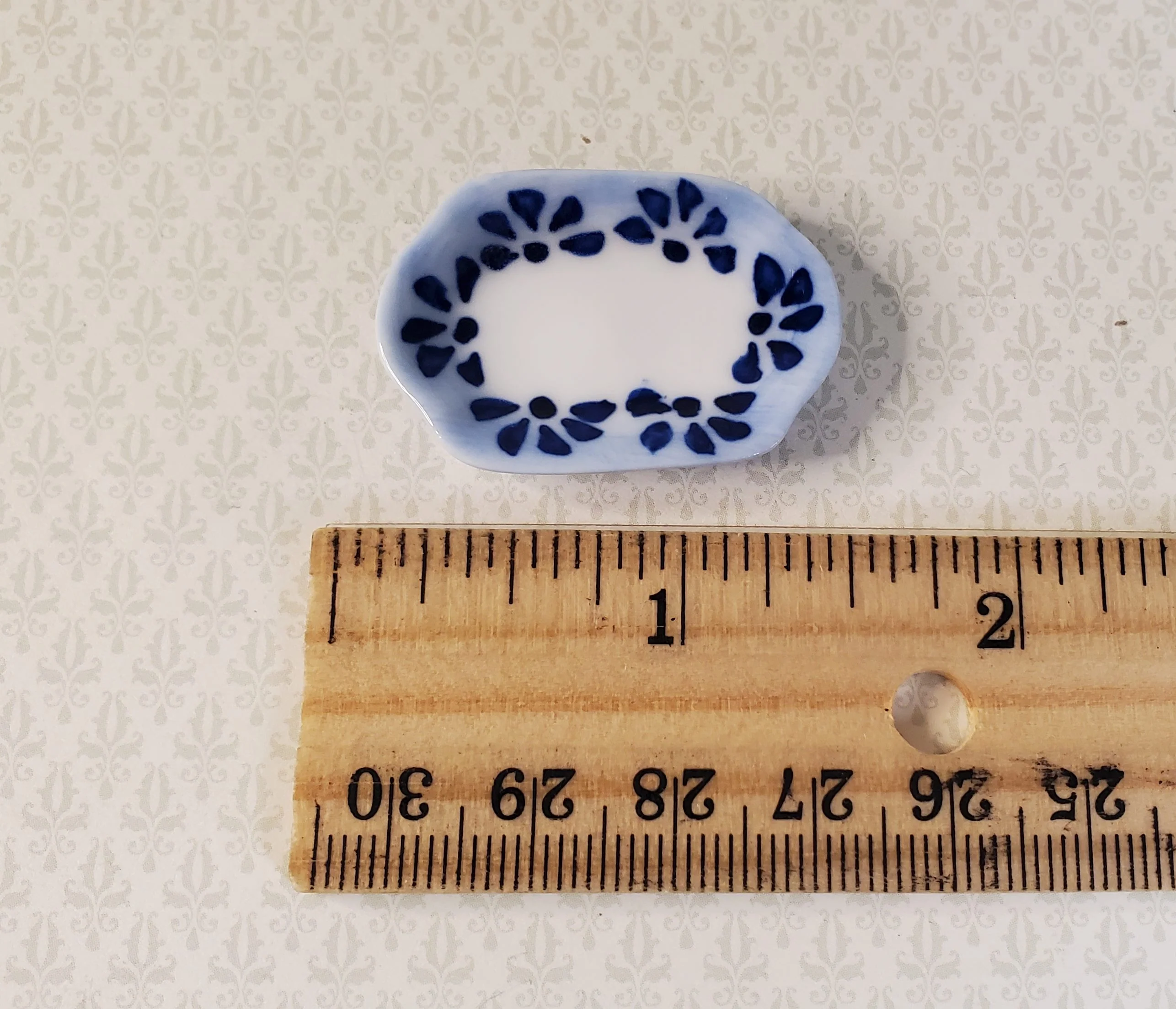 Dollhouse Small Blue Patterned Ceramic Platter 1:12 Scale Miniature - Image 3