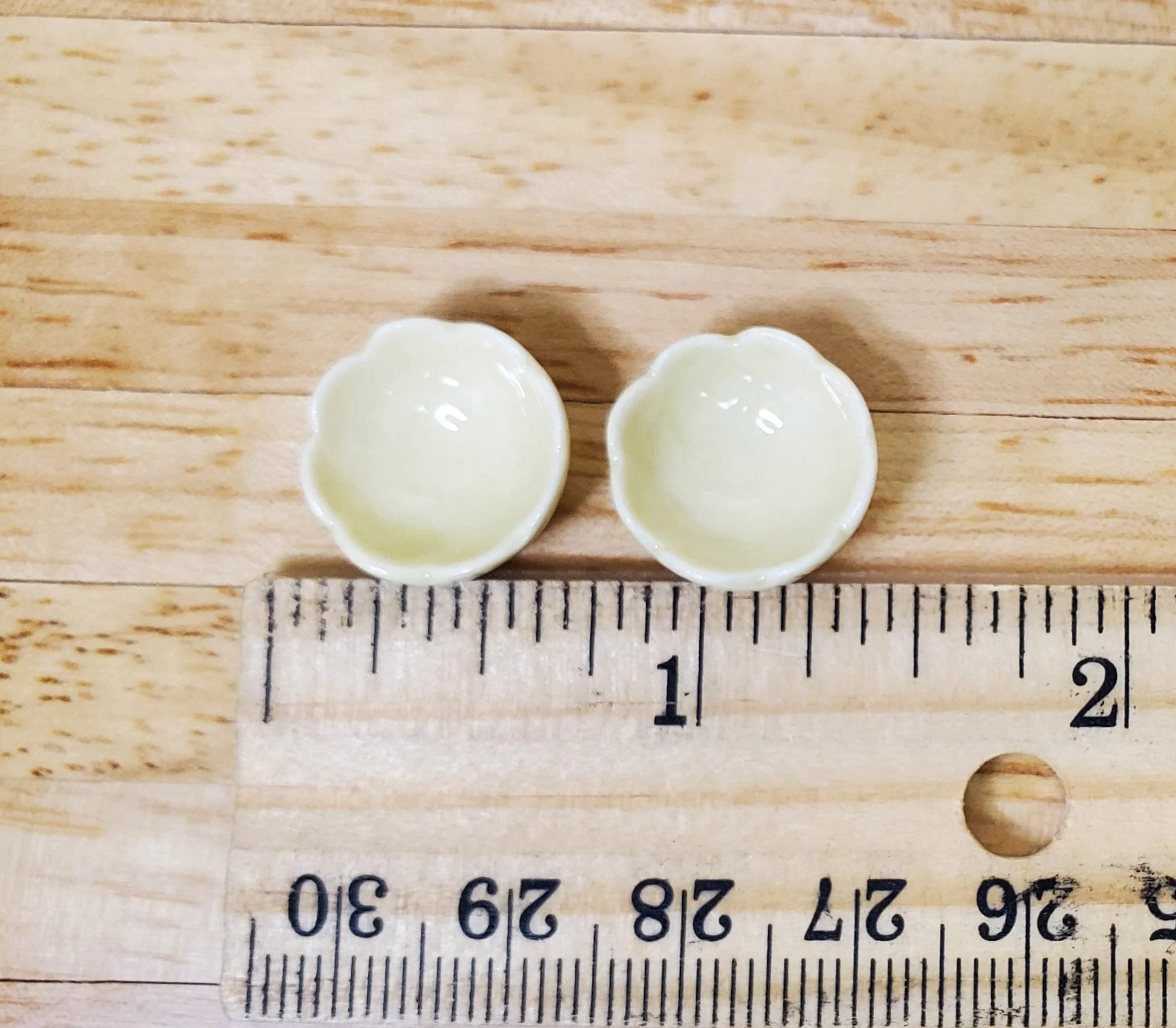 Dollhouse Small Dark Cream Scalloped Ceramic Bowls x2 1:12 Scale Miniature - Image 3