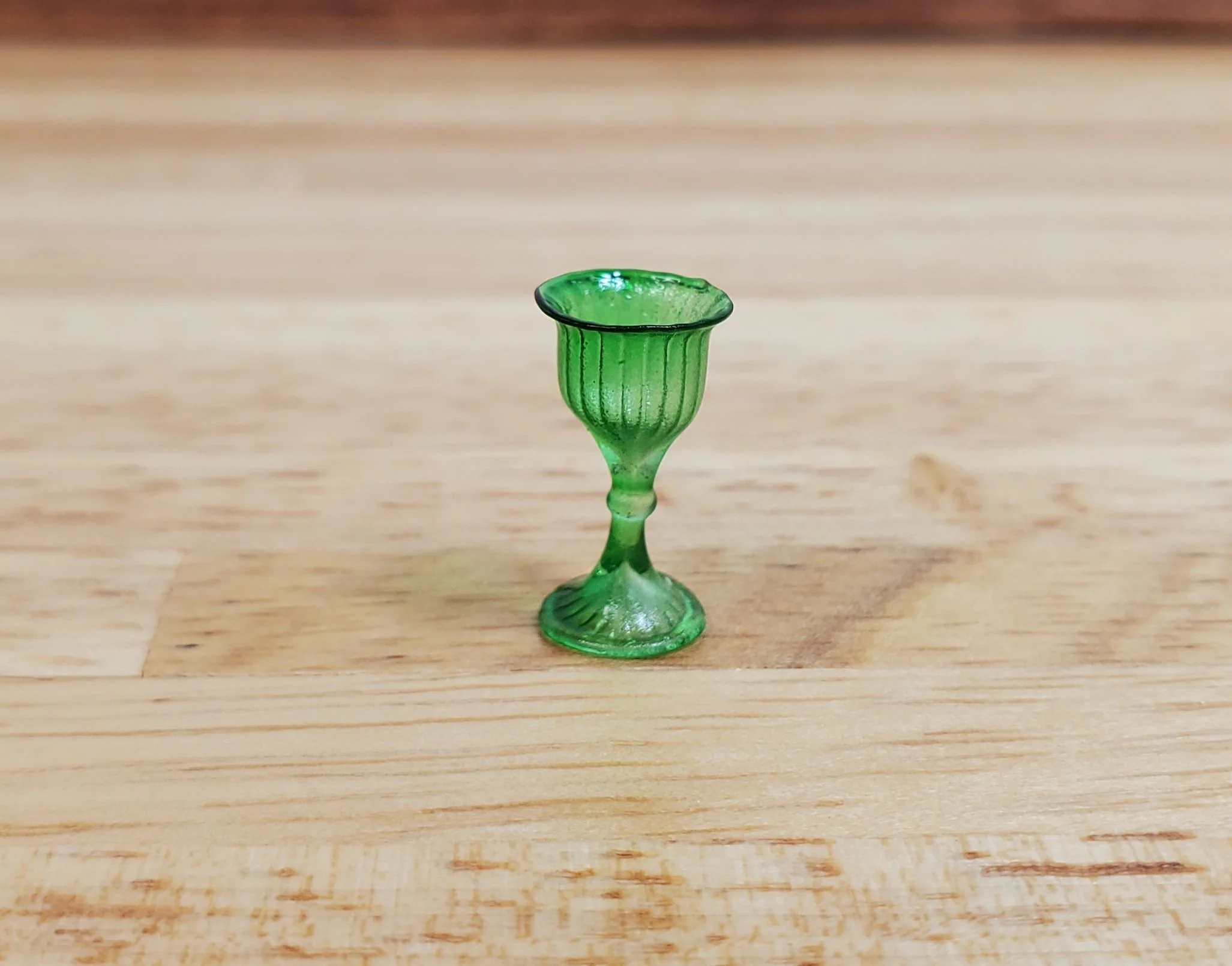 Dollhouse Small Fancy Green Water or Wine Glass 1:12 Scale Miniature