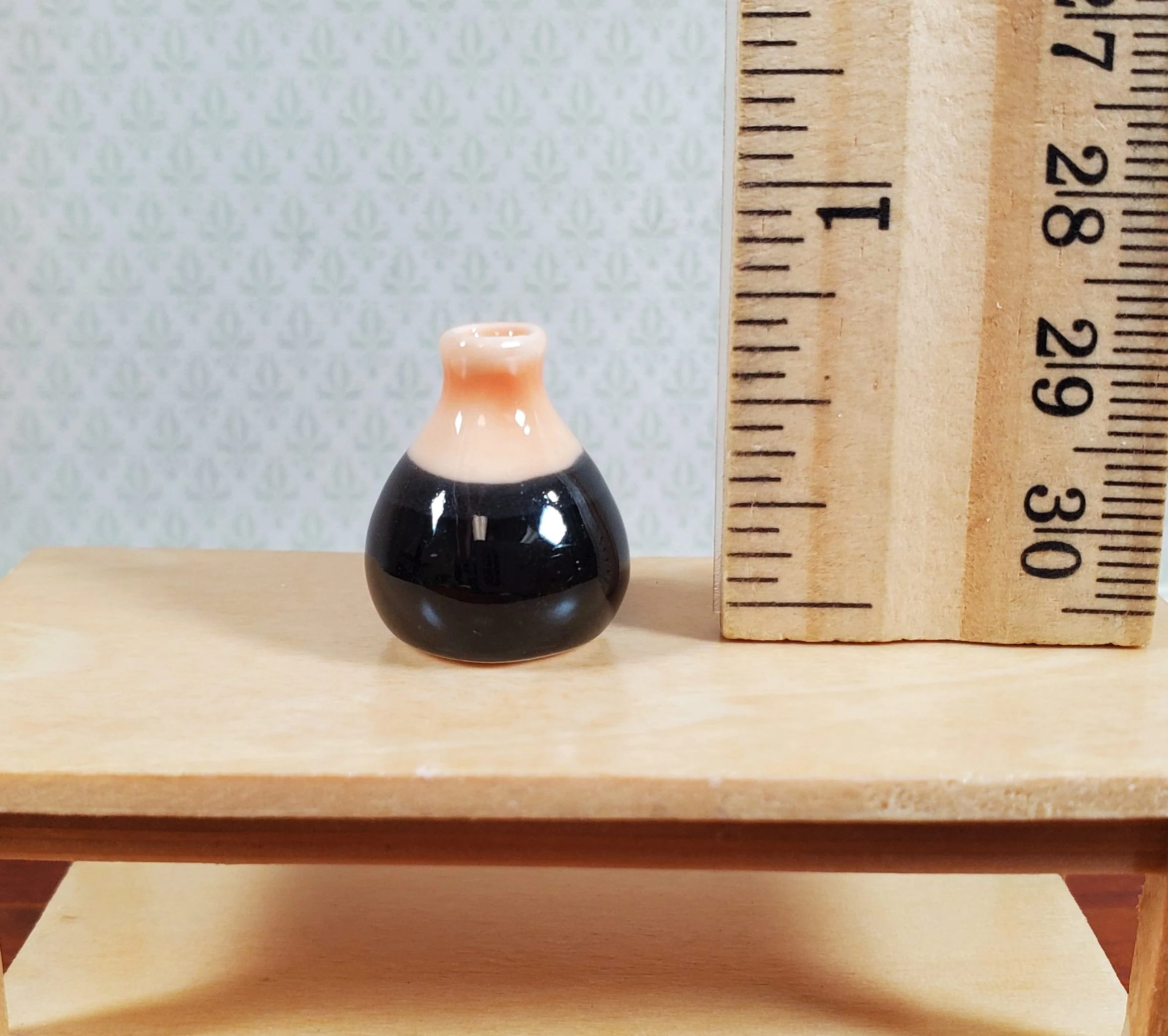Dollhouse Small Orange & Black Onion Jar 1:12 Scale Miniature - Image 3