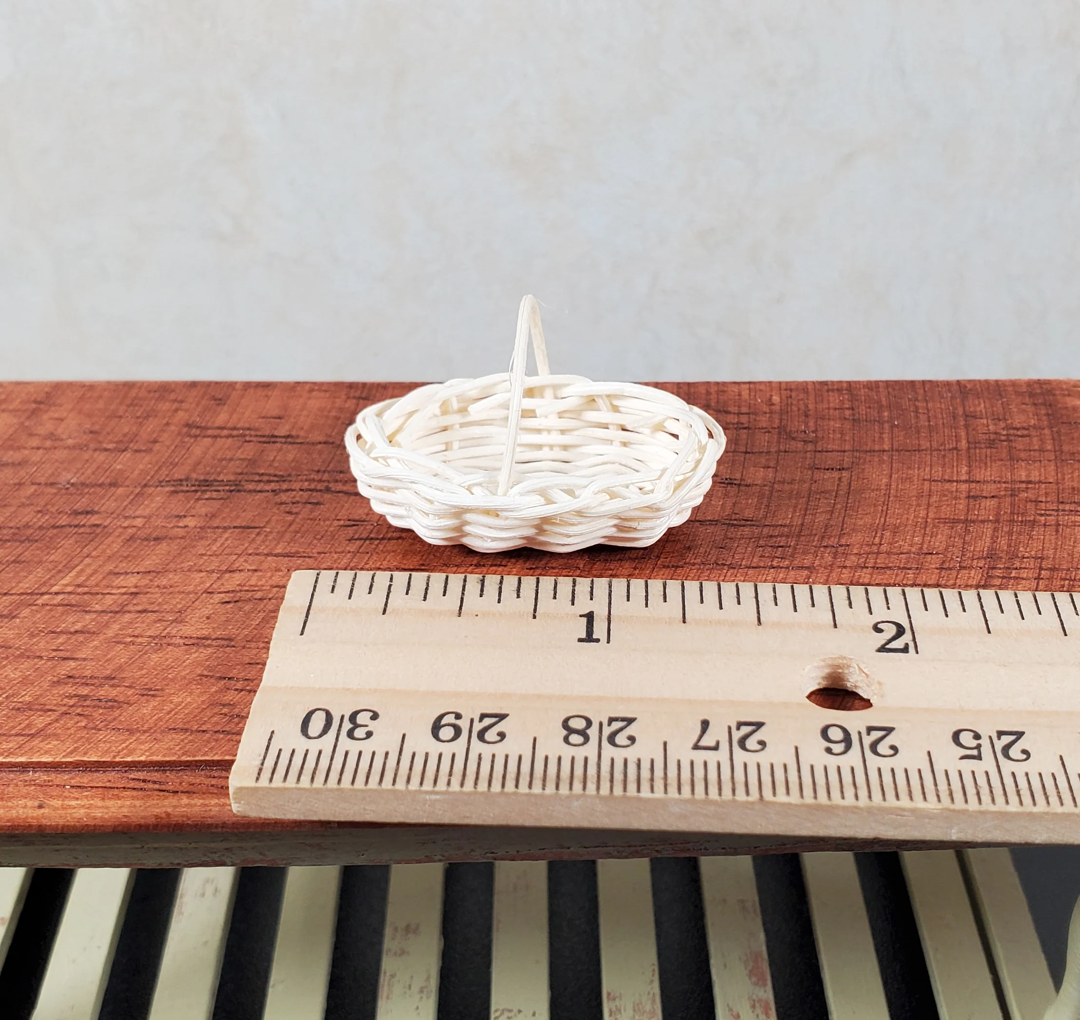 Dollhouse Small White Oval Basket with Handle 1:12 Scale Miniature - Image 3