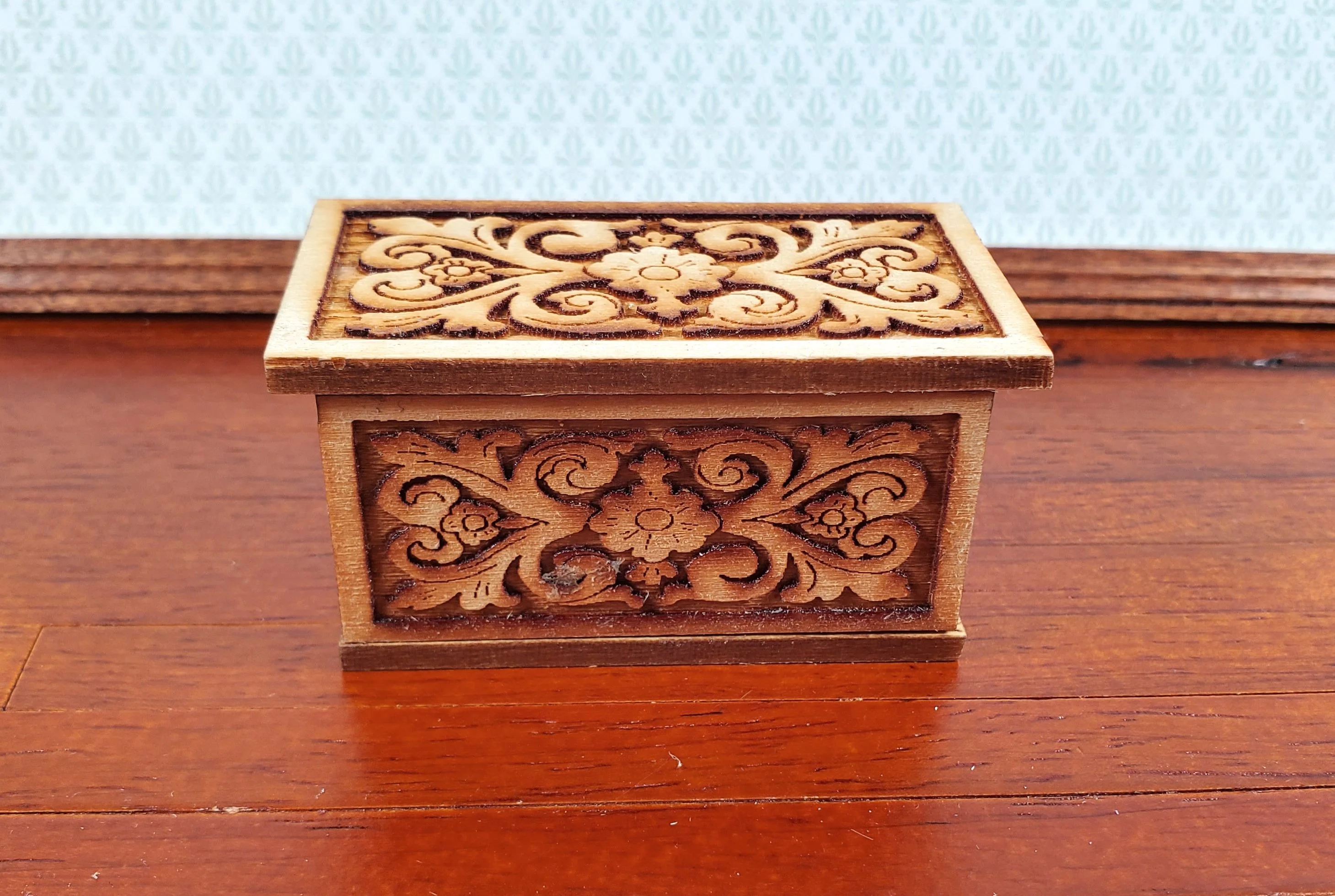 Dollhouse Small Wood Trunk with Removable Lid Laser Carved 1:12 Scale Furniture - Image 3