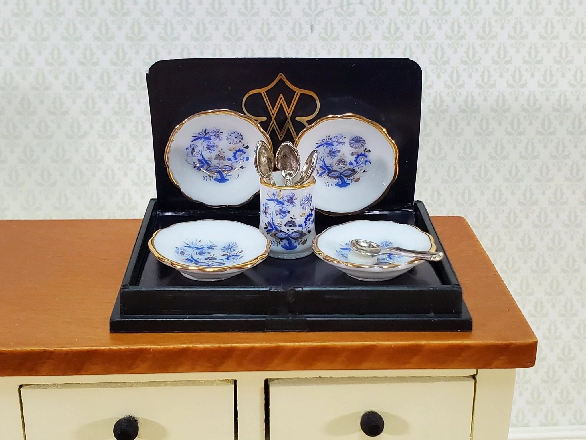 Dollhouse Soup Bowls & Spoons Blue White Gold Trim Set of 4 Reutter Porcelain 1:12 Scale Miniatures