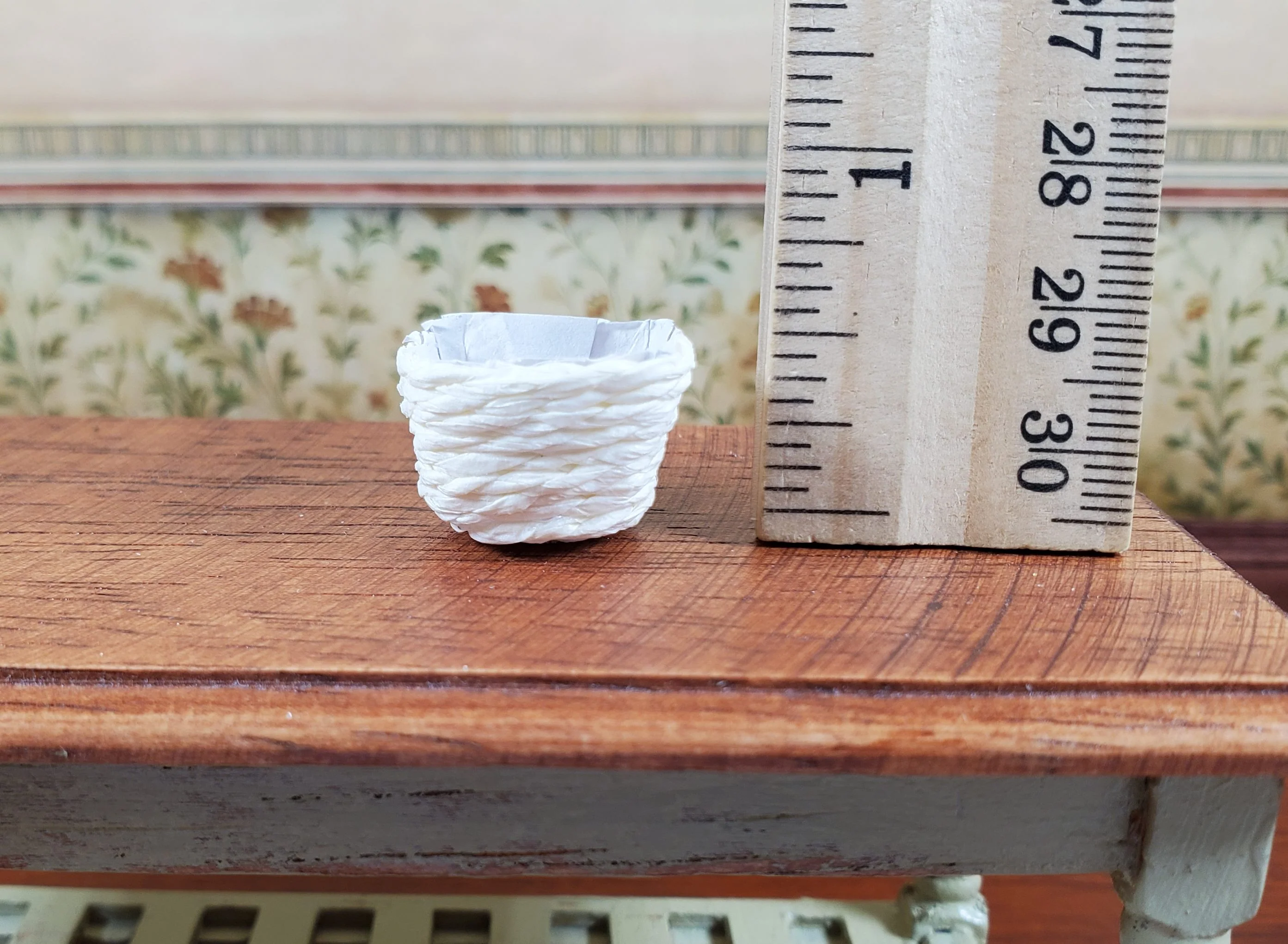 Dollhouse Square Cream Colored Basket 1:12 Scale Miniature - Image 3