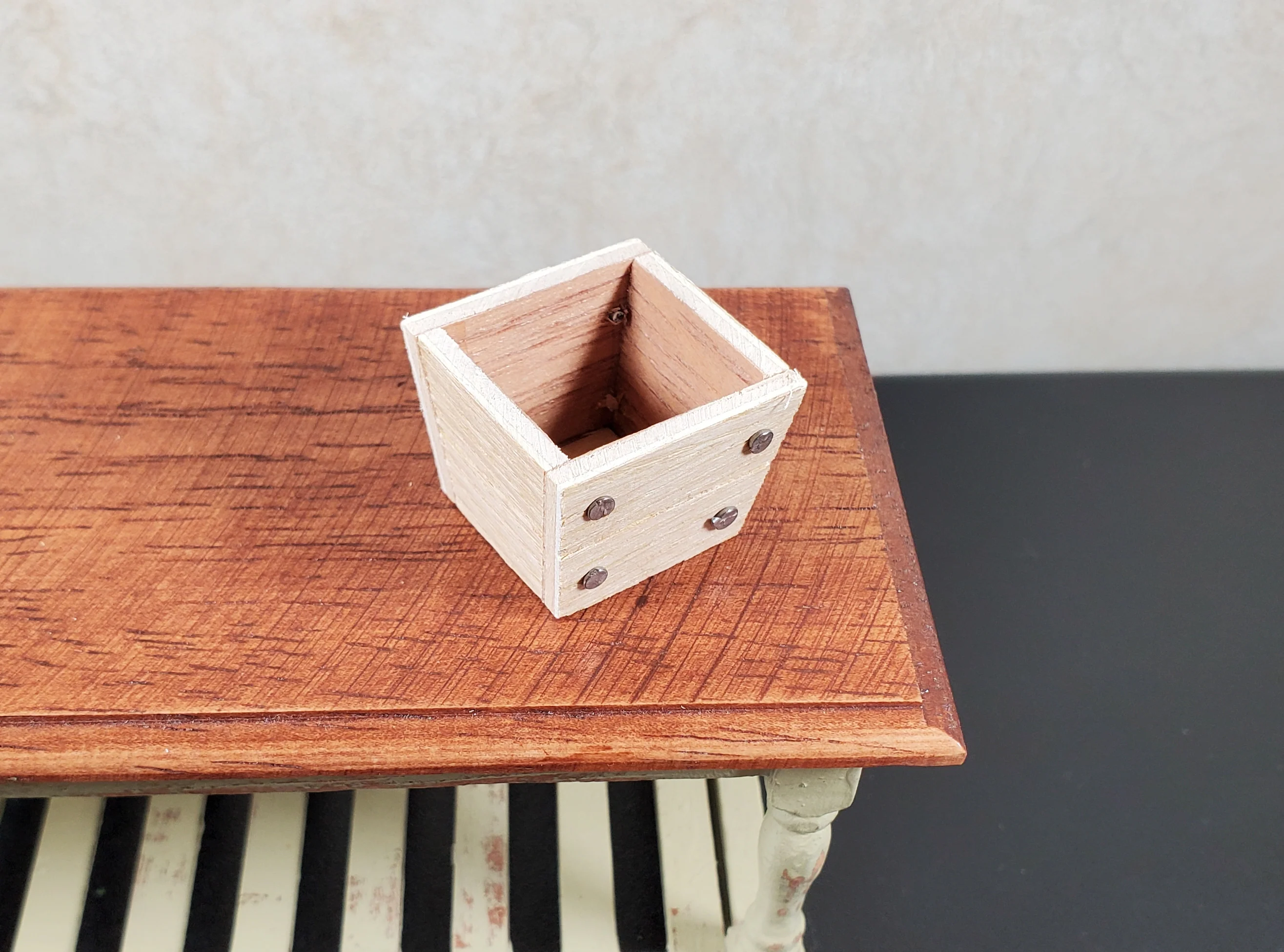Dollhouse Square Wood Planter Box 1:12 Scale Miniature - Image 2