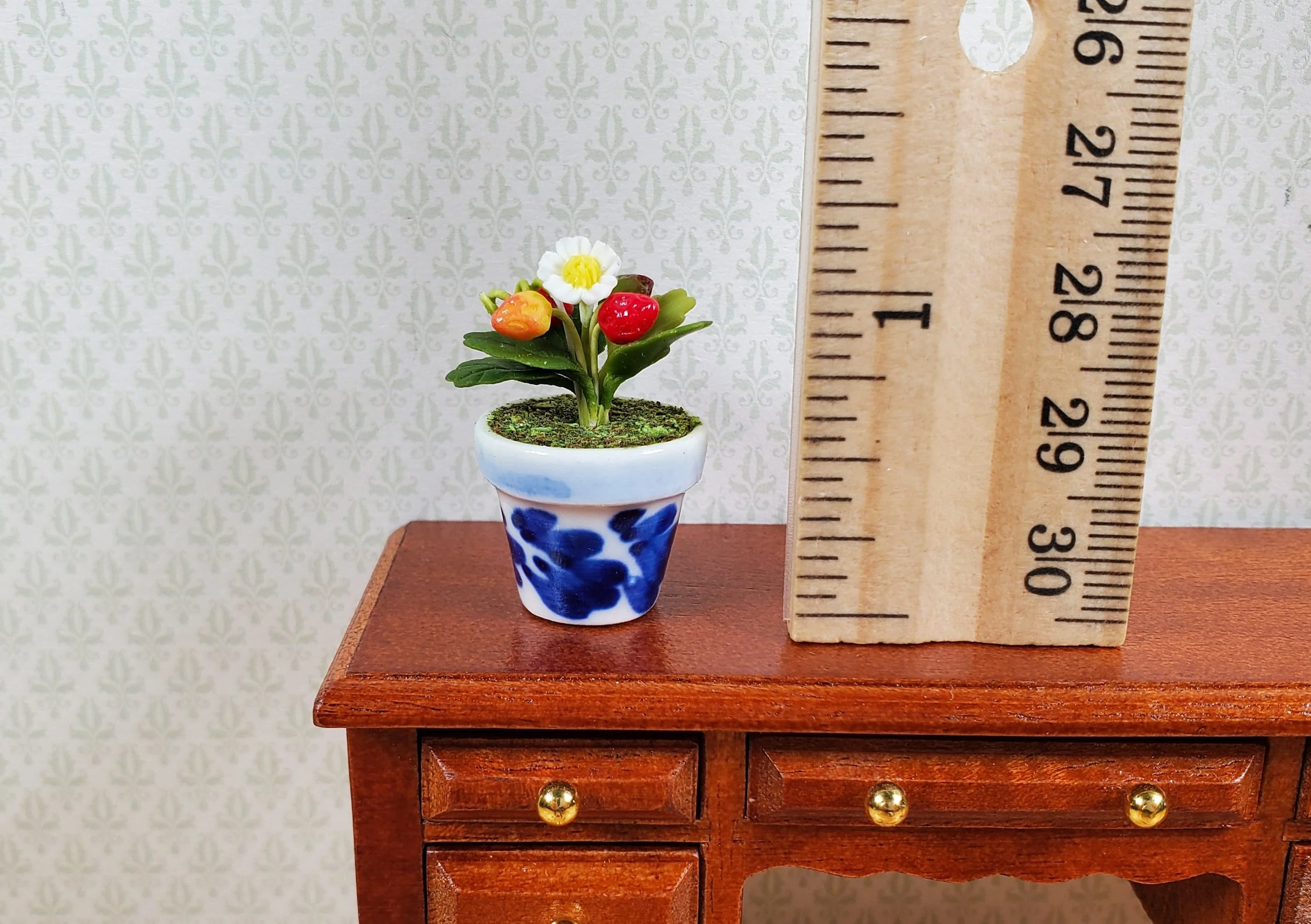 Dollhouse Strawberry Plant in a Blue & White Ceramic Pot 1:12 Scale Miniature - Image 3