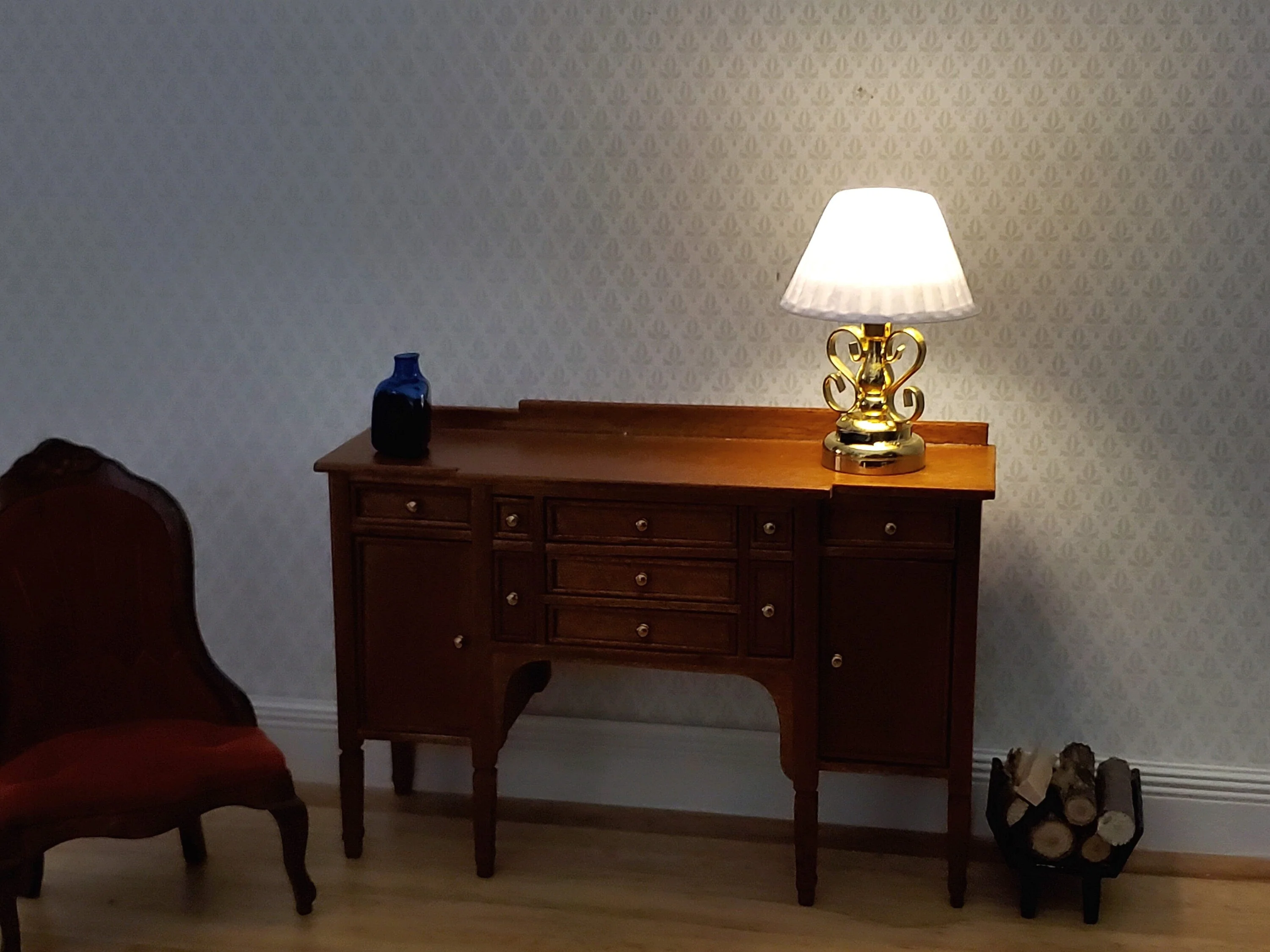 Dollhouse Table Lamp Battery Operated Large use in 1:12 or 1/6 Scale Miniatures - Image 2