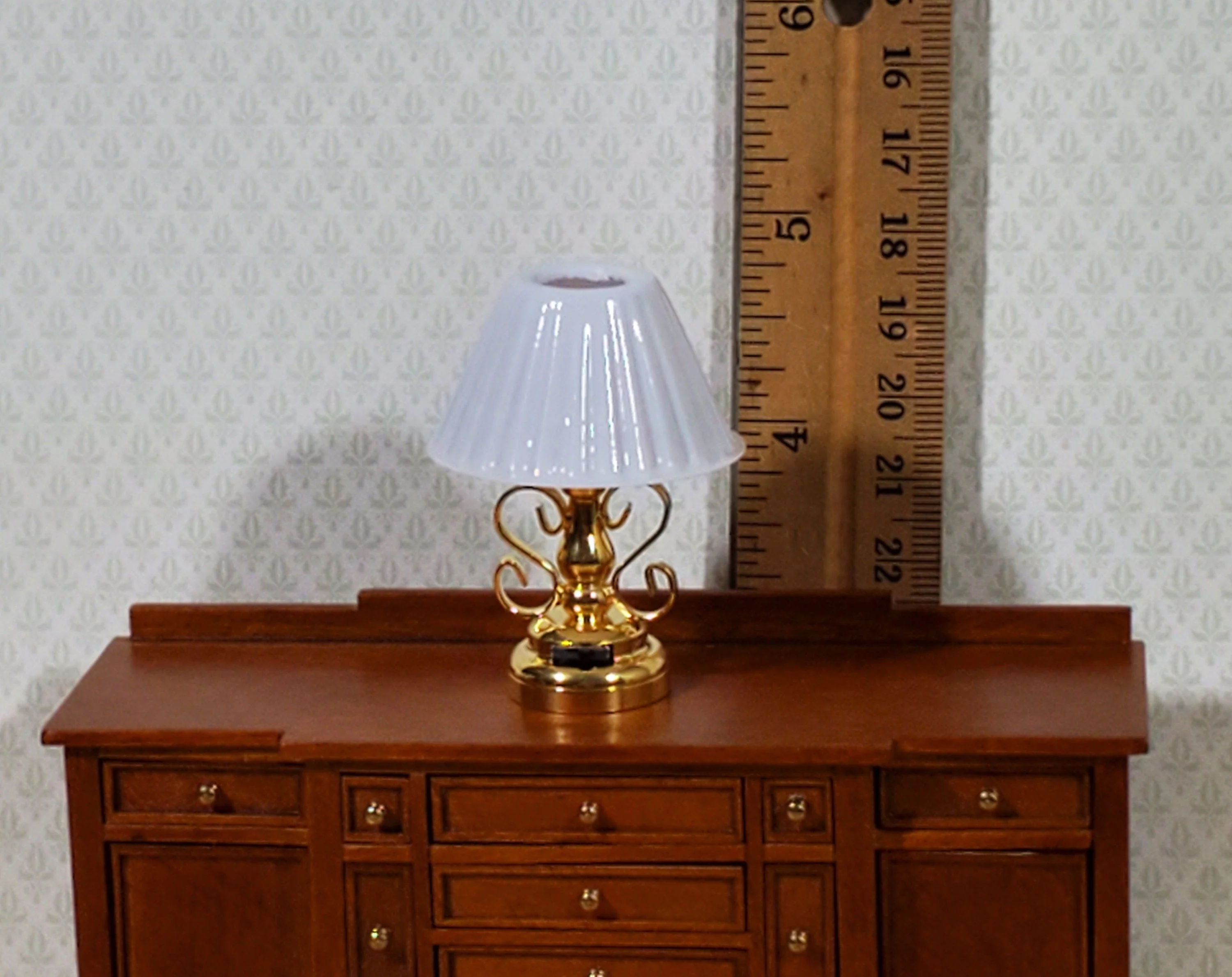 Dollhouse Table Lamp Battery Operated Large use in 1:12 or 1/6 Scale Miniatures - Image 4