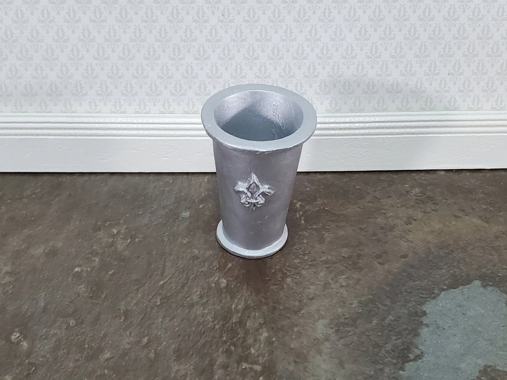 Dollhouse Tall Planter or Umbrella Cane Stand Silver 1:12 Scale Falcon Miniatures - Image 2