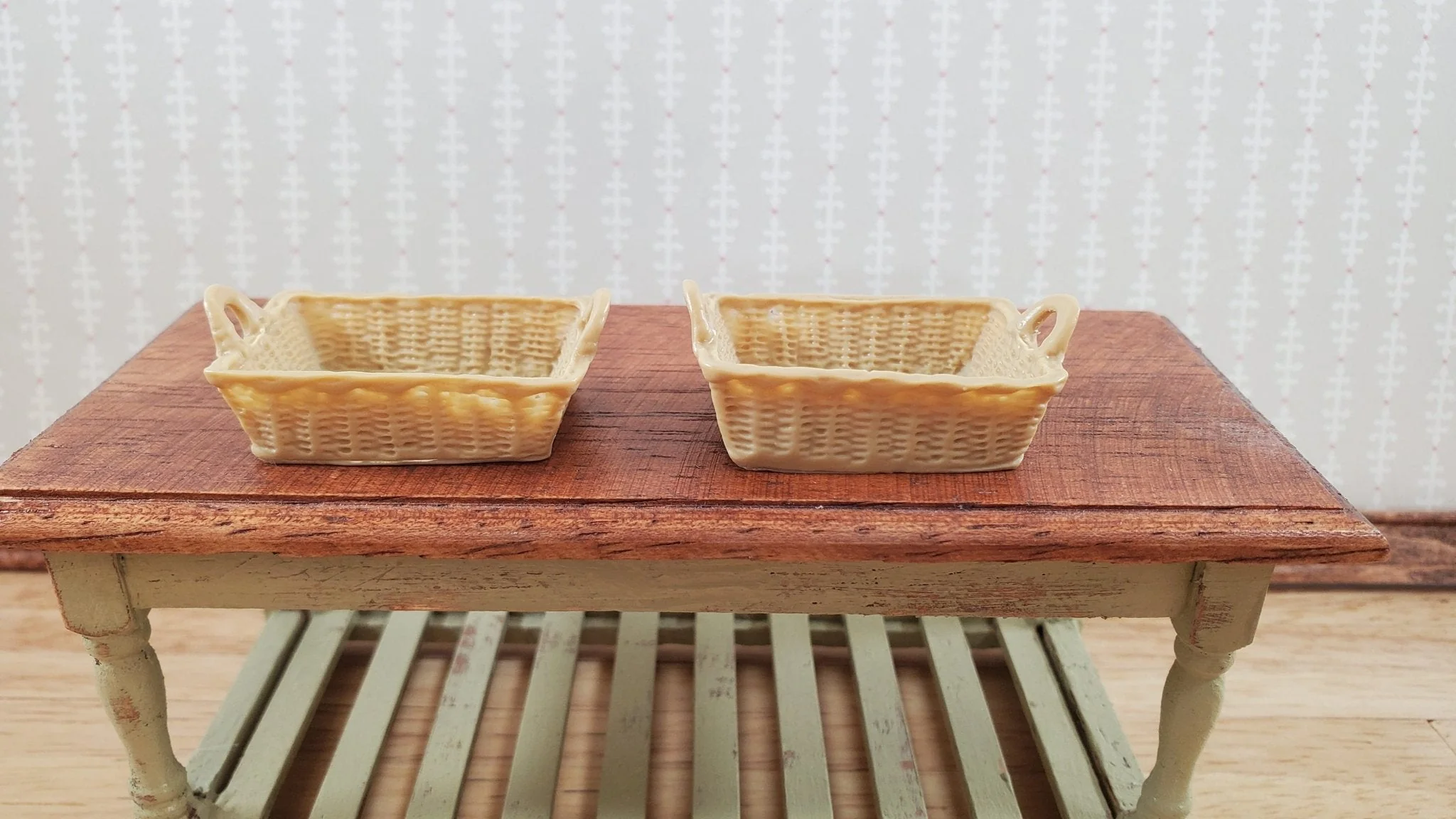 Dollhouse Tan Baskets Set of 2 Rectangle with Handles 1:12 Scale Miniatures - Image 2