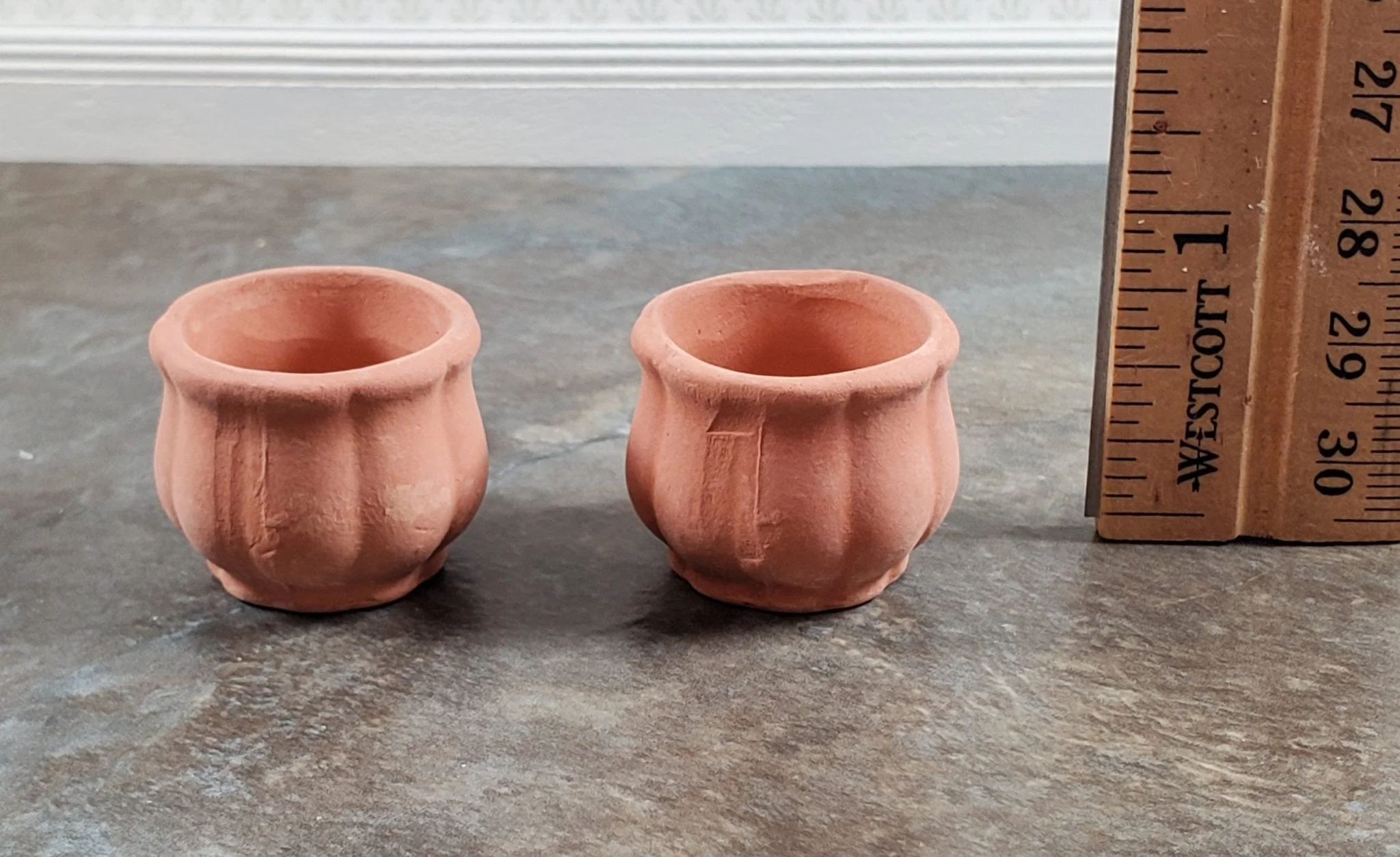 Dollhouse Terra Cotta Pots Urns Planters Set of 2 Unglazed Round 1:12 Scale - Image 4