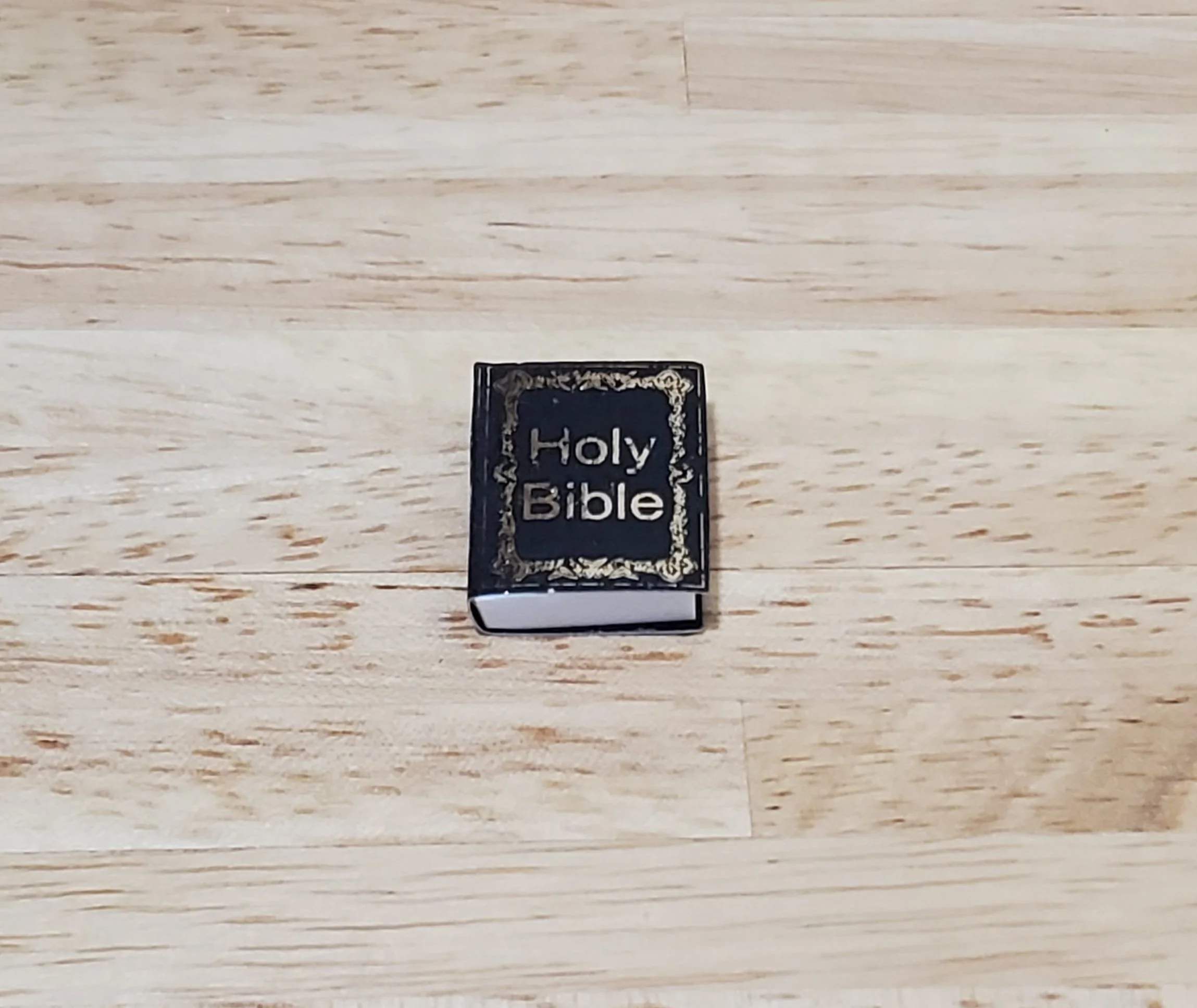 Dollhouse The Holy Bible Book Black & Gold 1:12 Scale Miniature (blank inside) - Image 2